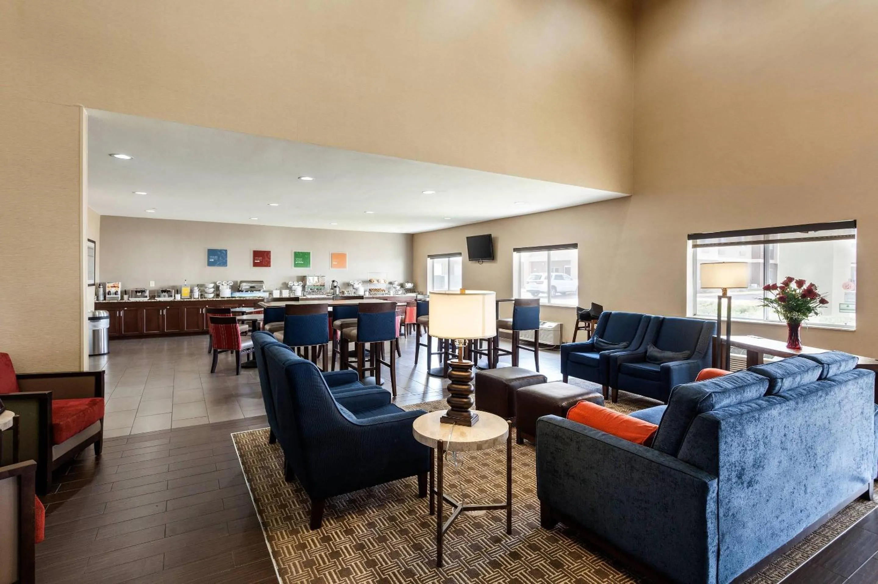 Lobby or reception in Comfort Suites Lincoln North