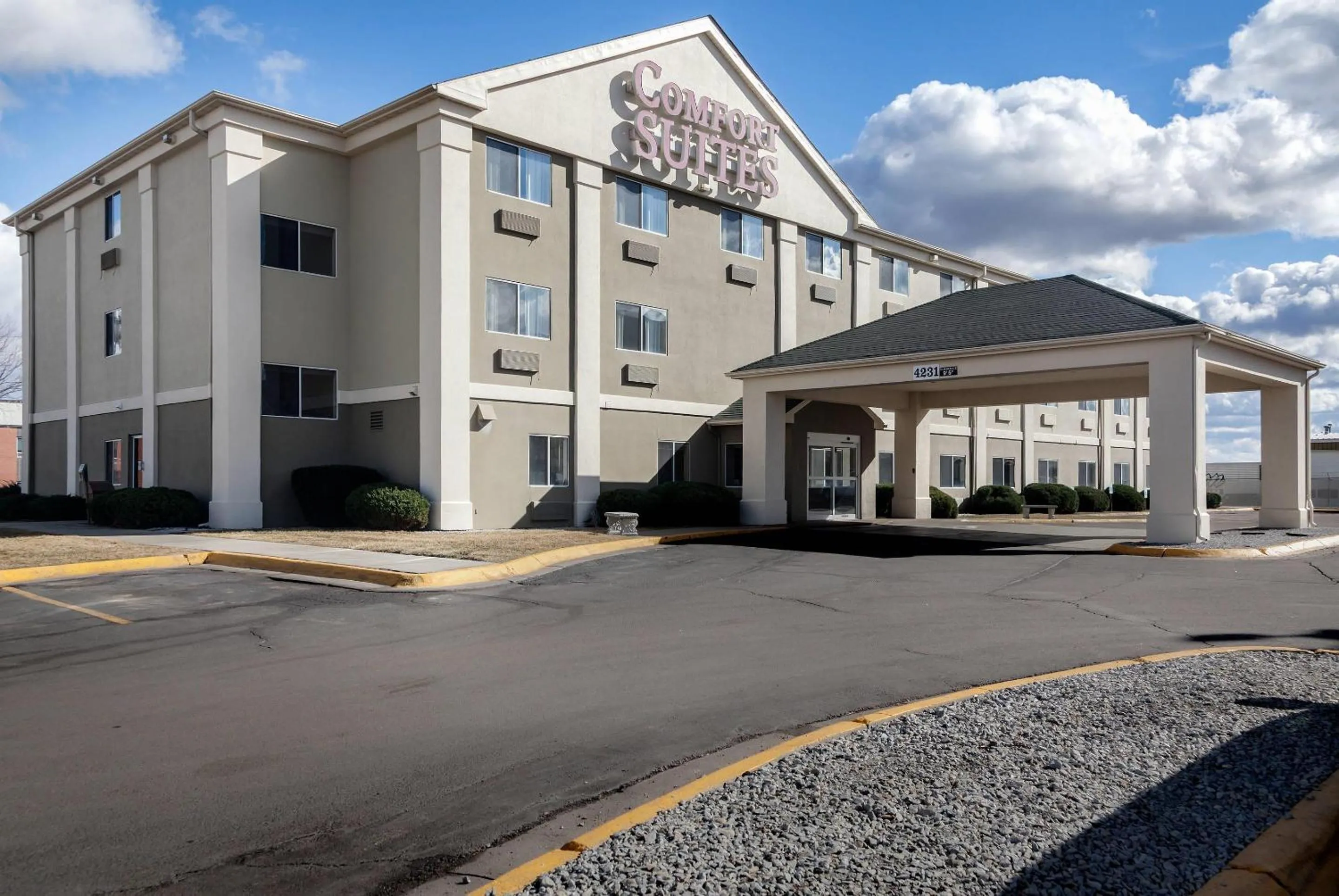 Property building in Comfort Suites Lincoln North