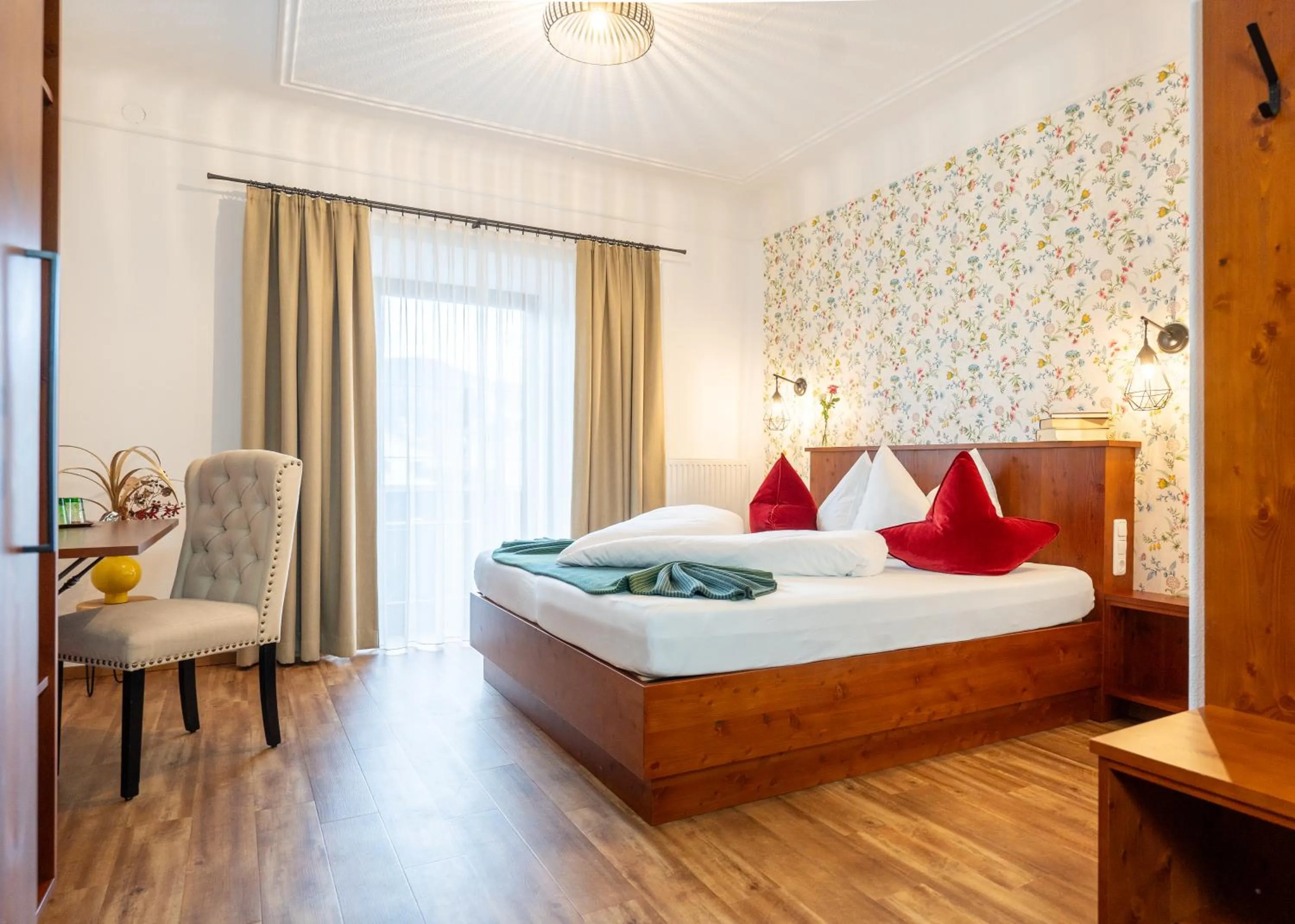 Bed in Hotel Krone Tirol