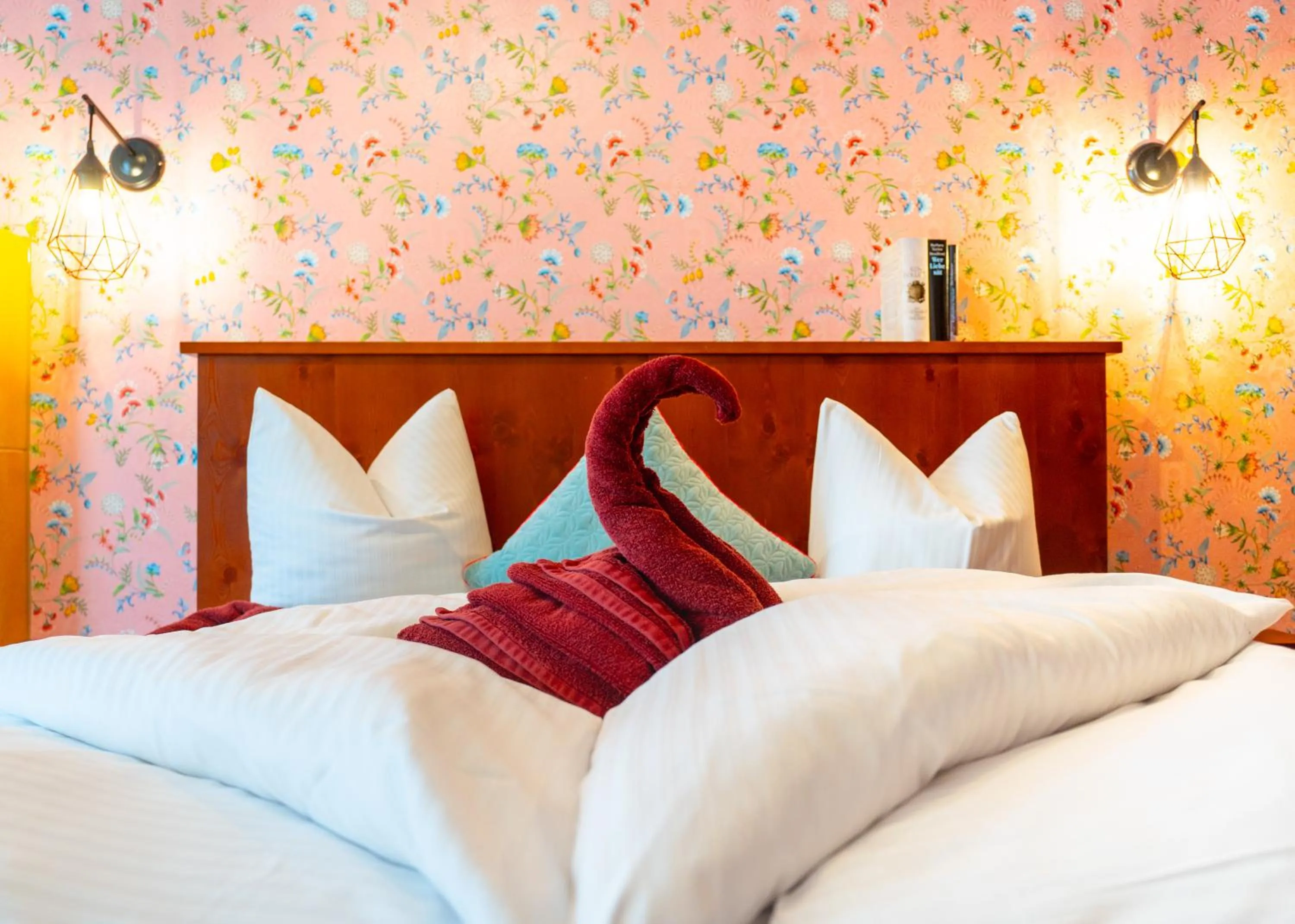 Bed in Hotel Krone Tirol