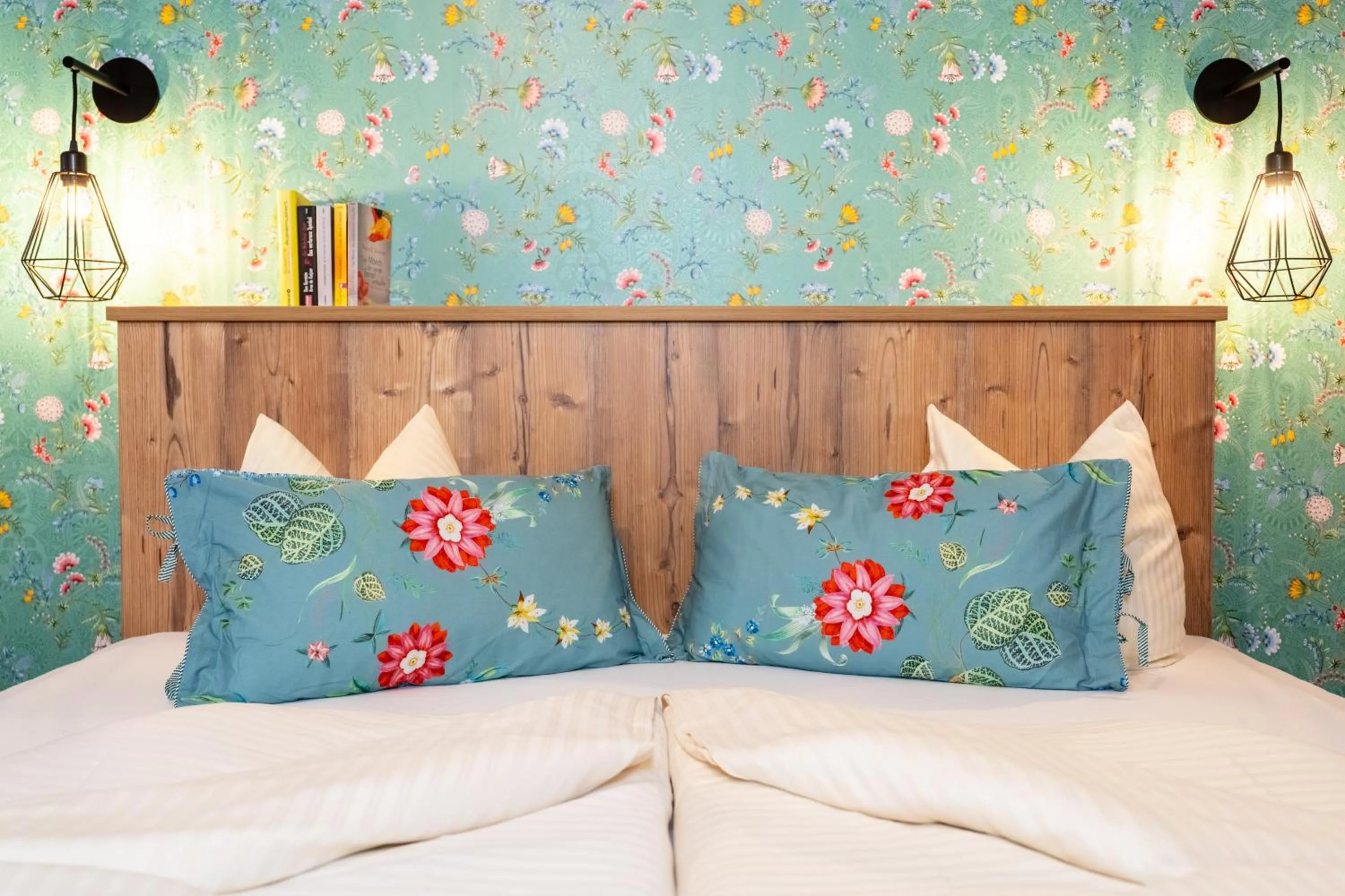 Bed in Hotel Krone Tirol