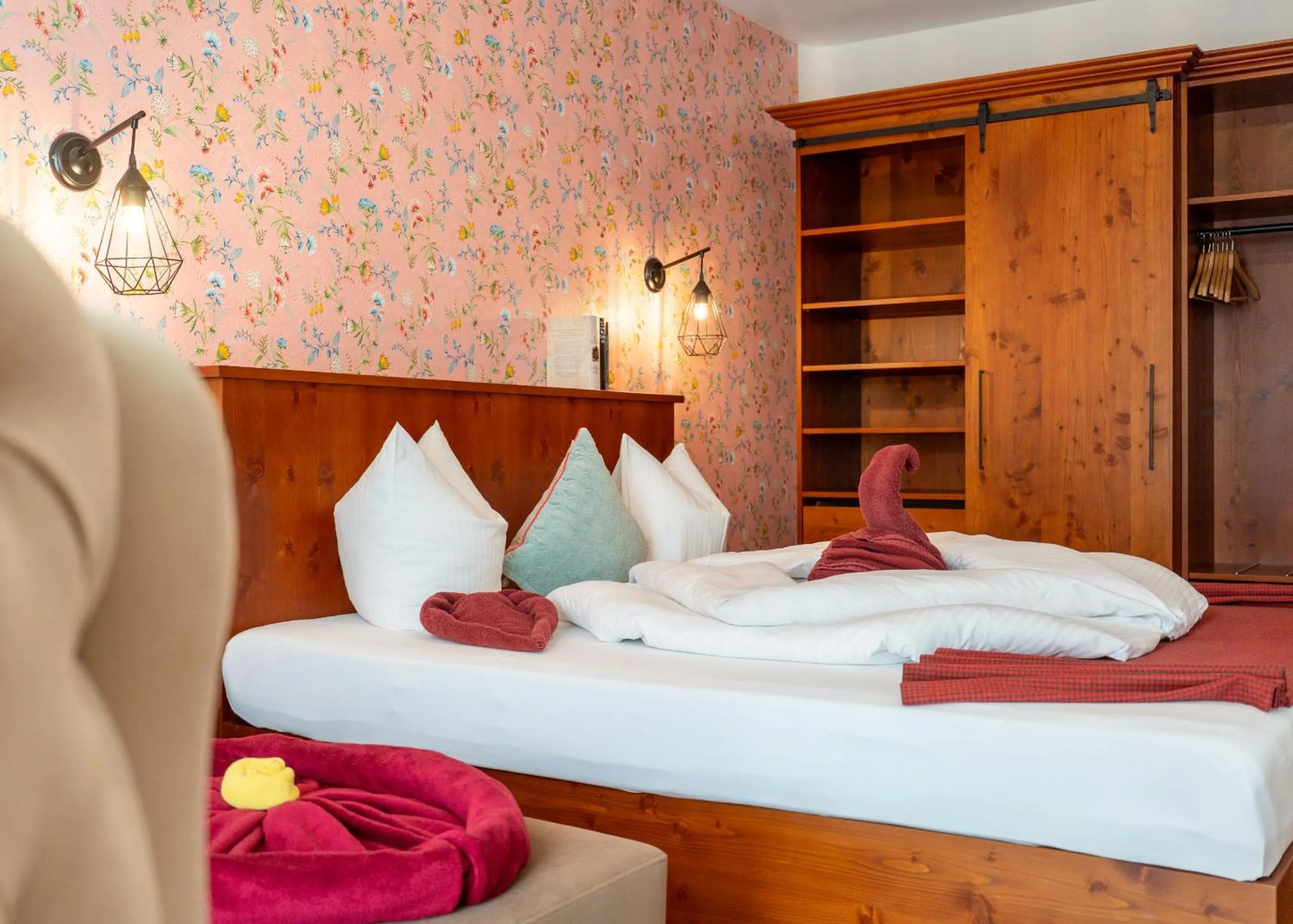 Bed in Hotel Krone Tirol