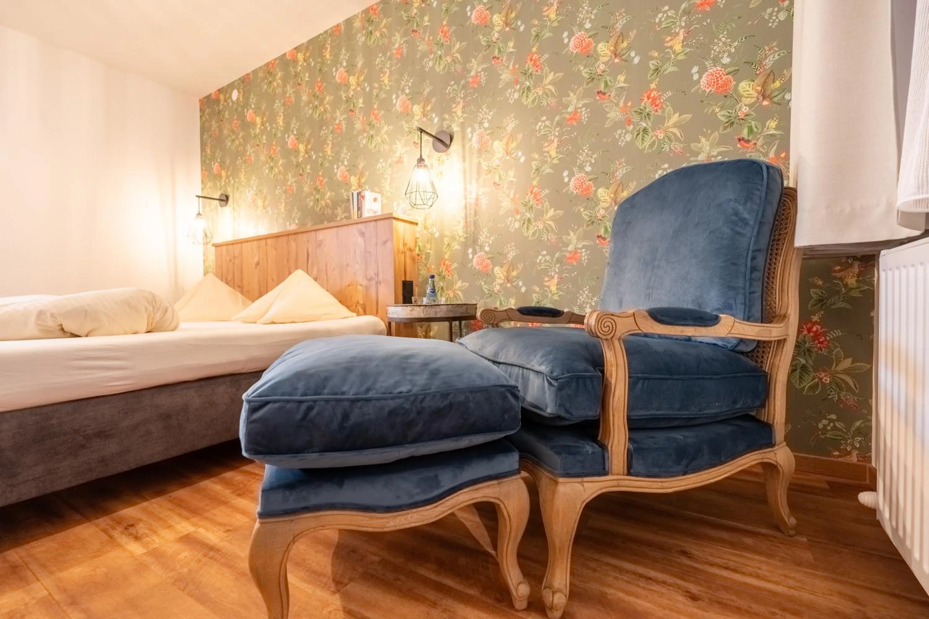 Photo of the whole room, Bed in Hotel Krone Tirol