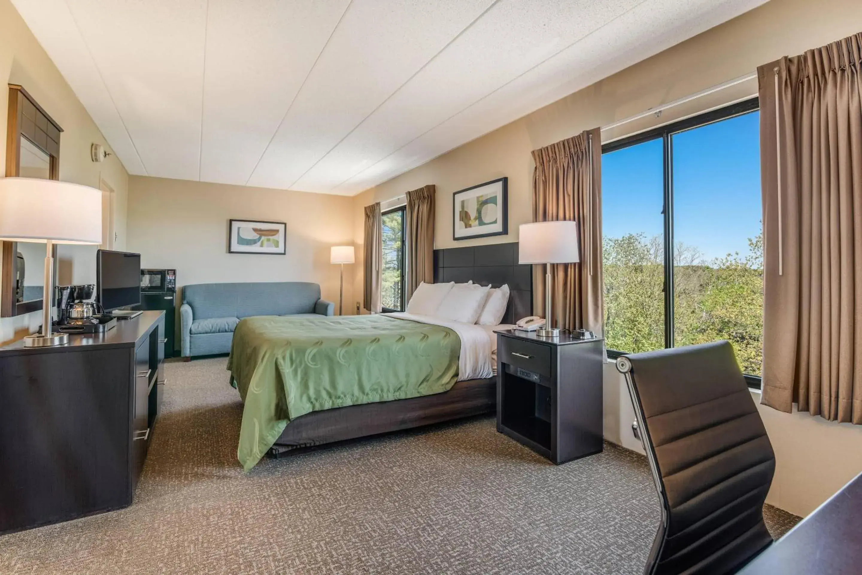 Bedroom, Bed in Quality Inn Bedroom, Bed in Quality Inn