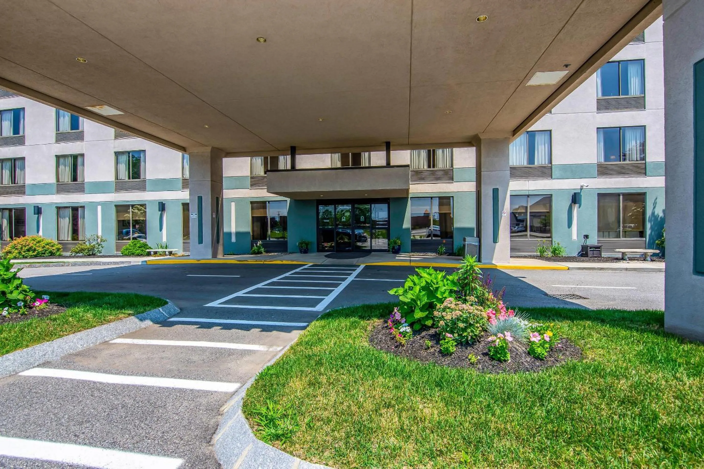 Property building in Quality Inn