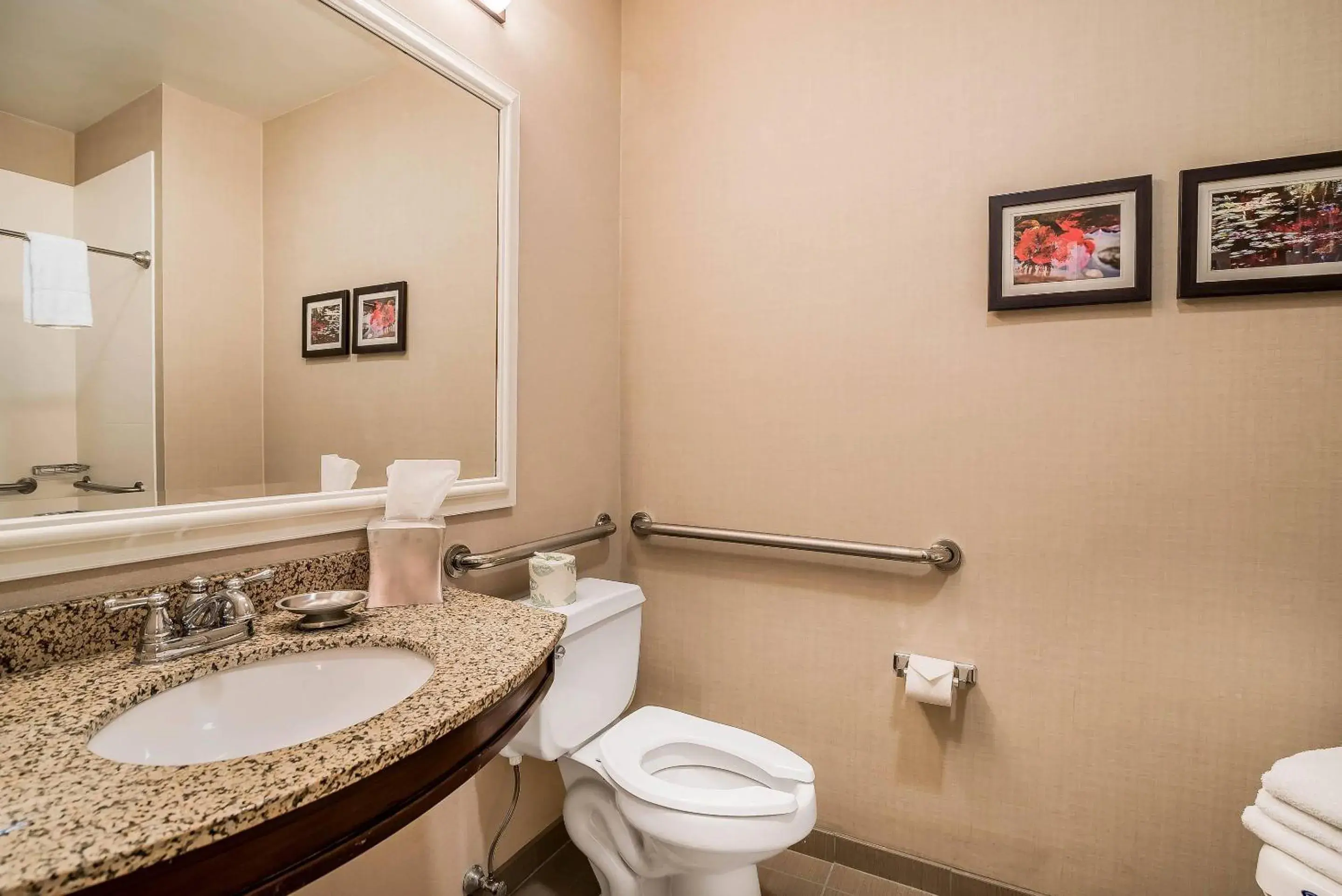 Bedroom in Comfort Inn Concord South End Bedroom in Comfort Inn Concord South End