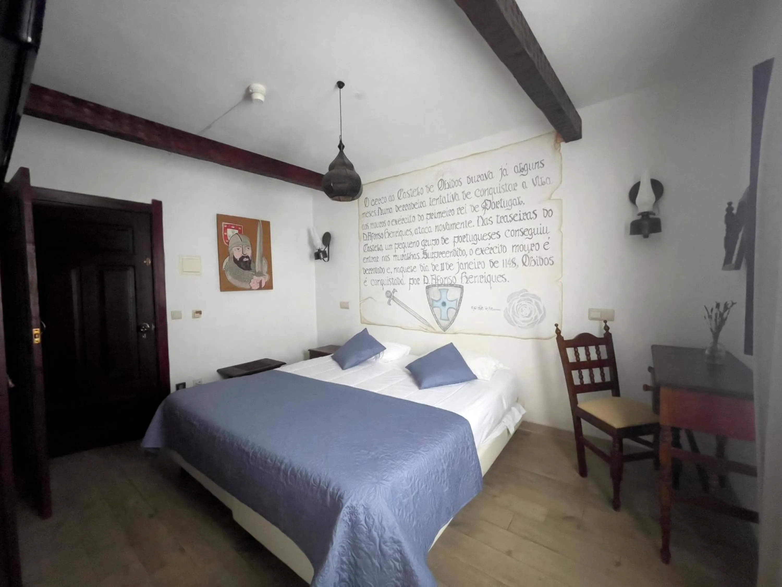 Bed in Rainha Santa Isabel - Óbidos History Hotel