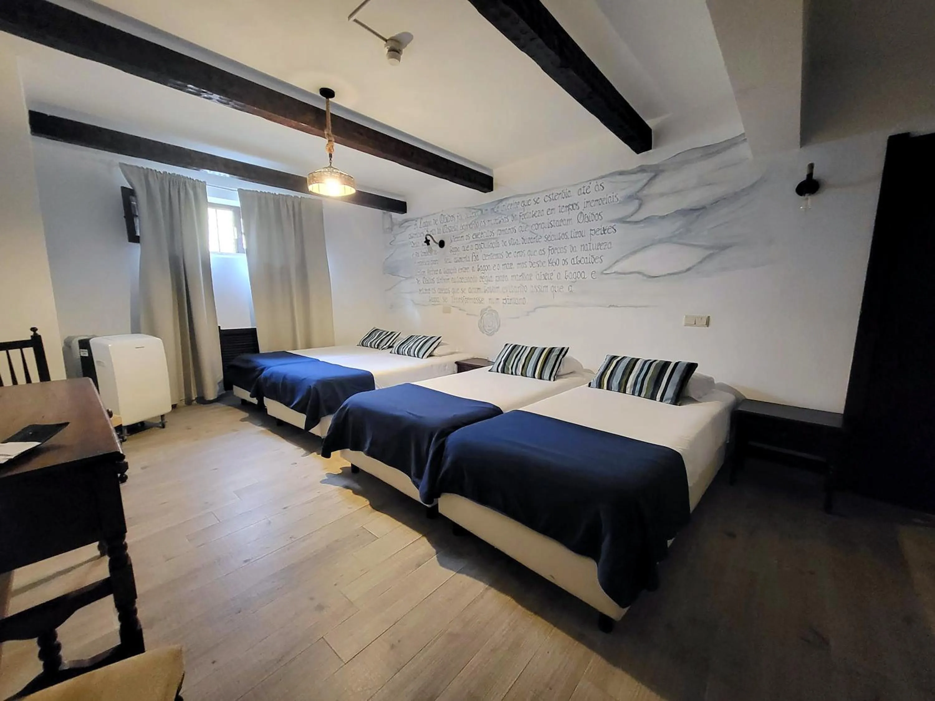 Bed in Rainha Santa Isabel - Óbidos History Hotel