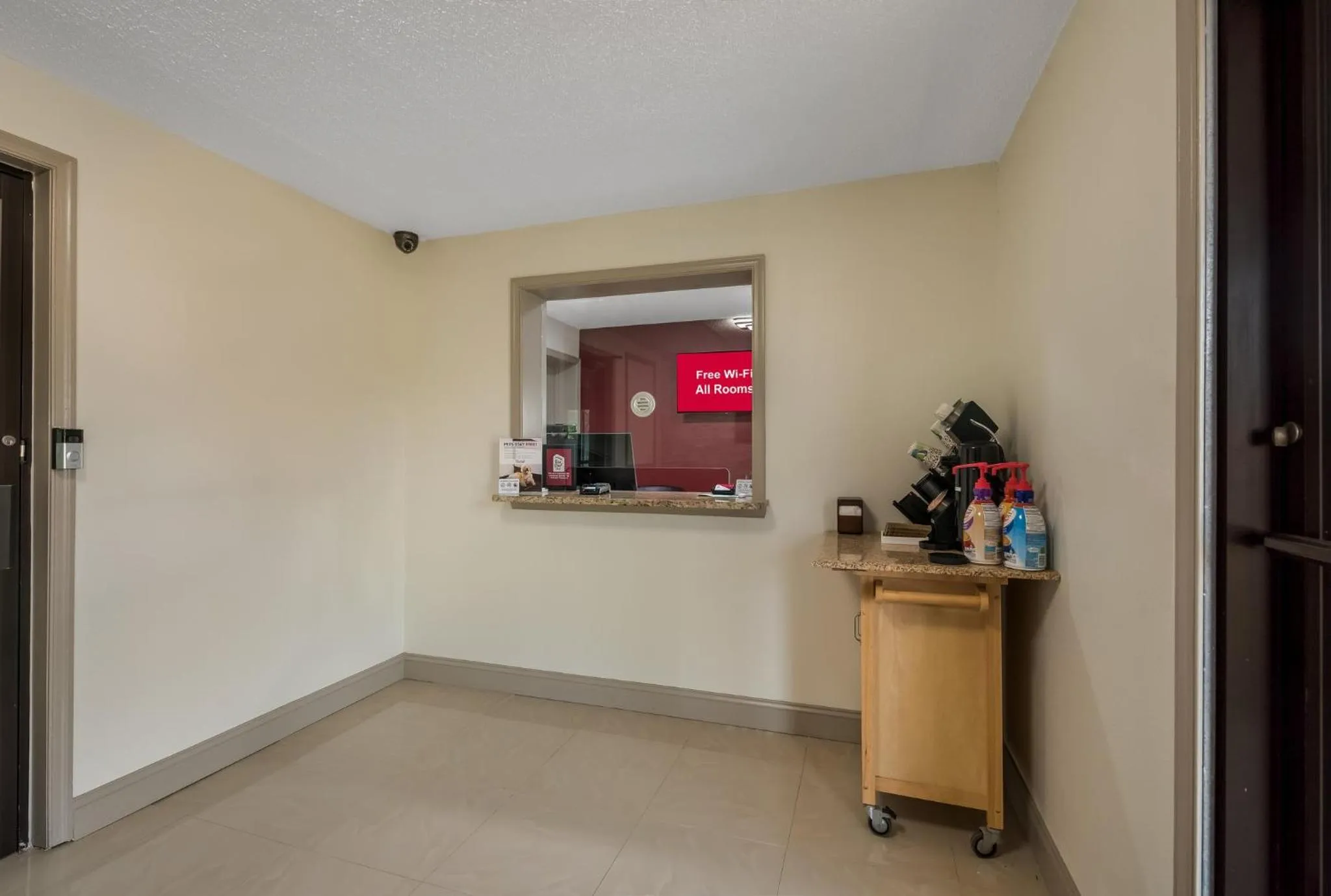Lobby or reception in Red Roof Inn & Suites Vineland - Buena