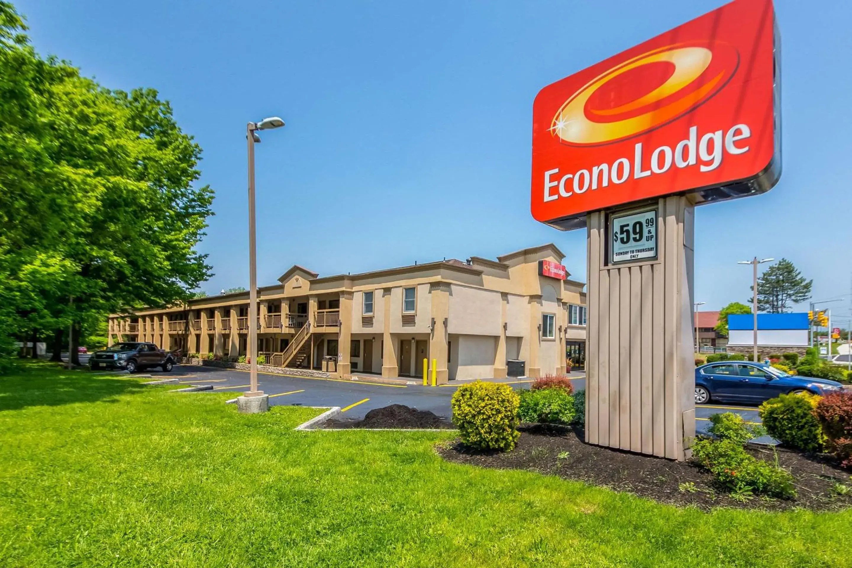 Property building in Econo Lodge Mount Laurel Property building in Econo Lodge Mount Laurel