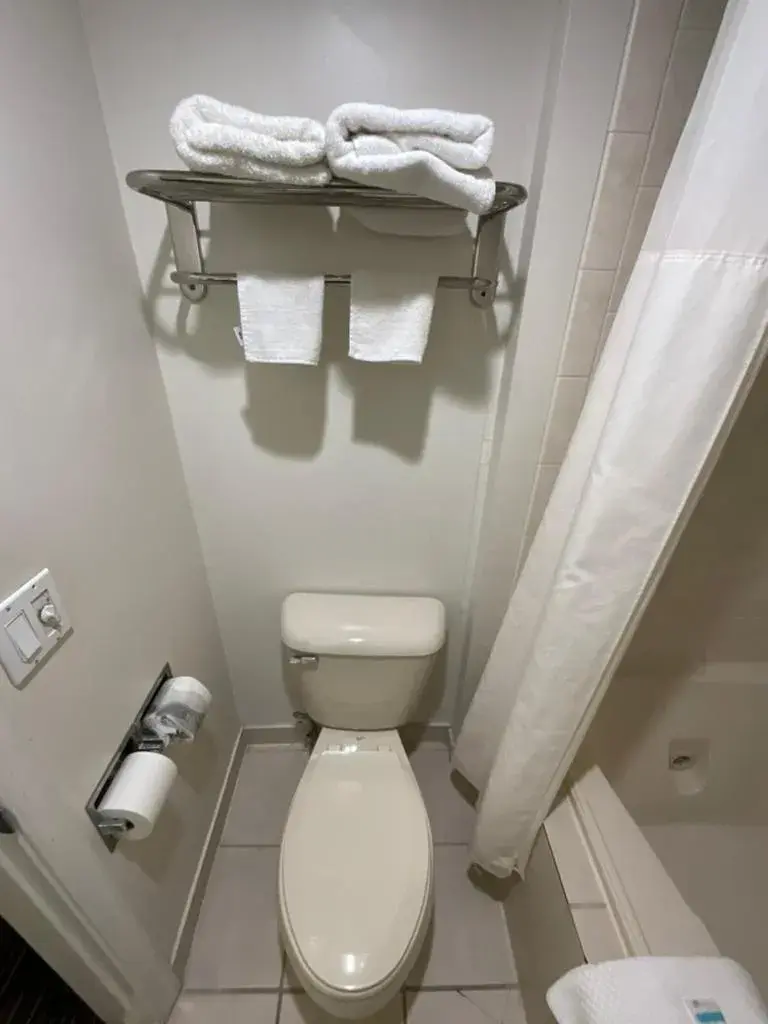 Bathroom in Atlantic Inn