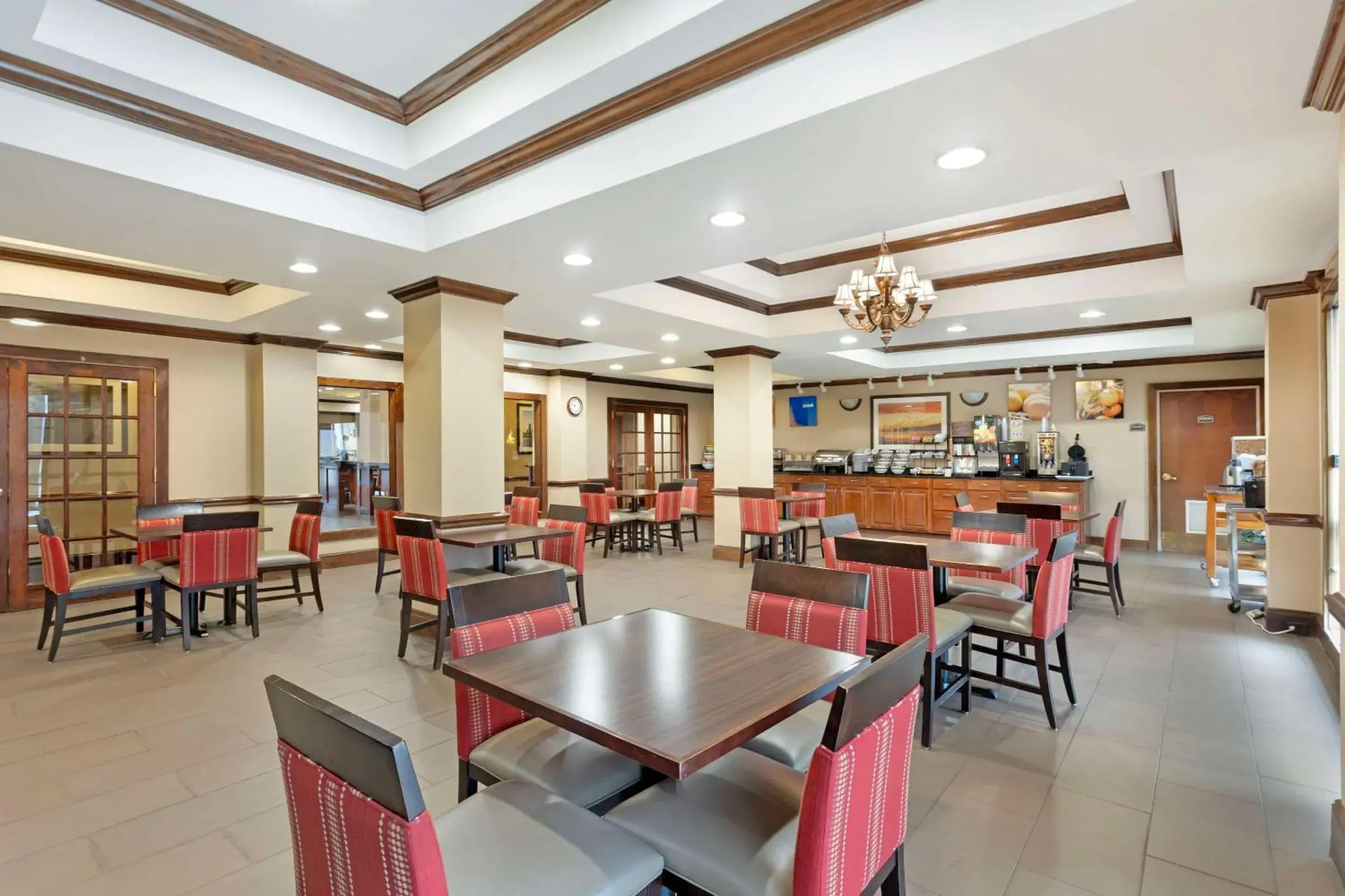 Breakfast in Comfort Inn & Suites Carneys Point - Pennsville Breakfast in Comfort Inn & Suites Carneys Point - Pennsville