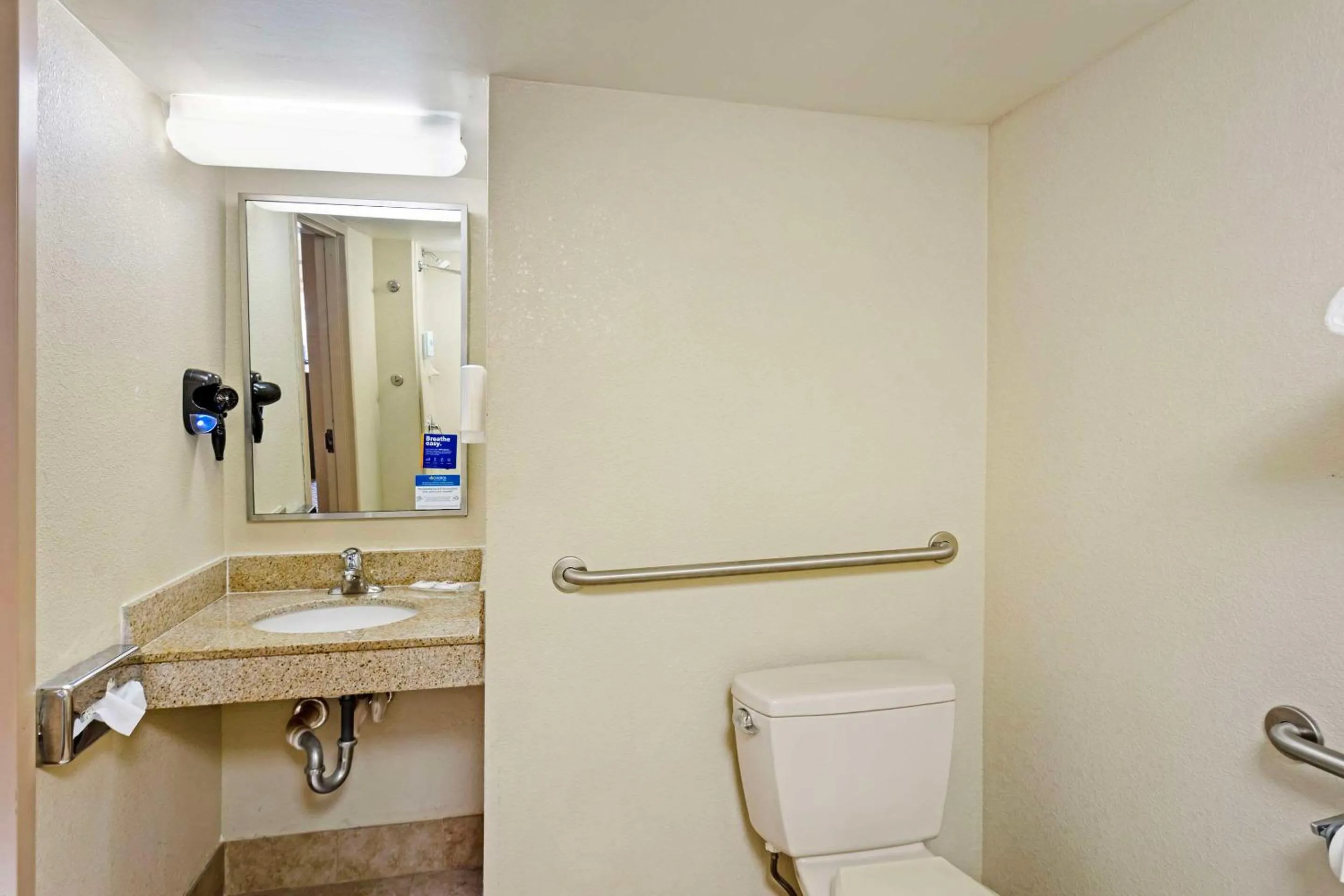 Bedroom in Comfort Inn & Suites Carneys Point