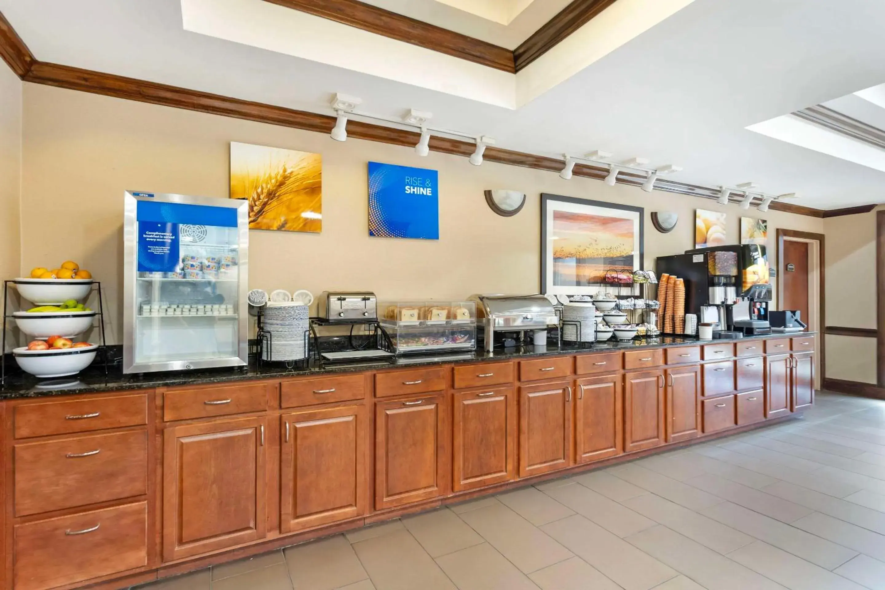 Breakfast in Comfort Inn & Suites Carneys Point - Pennsville Breakfast in Comfort Inn & Suites Carneys Point - Pennsville