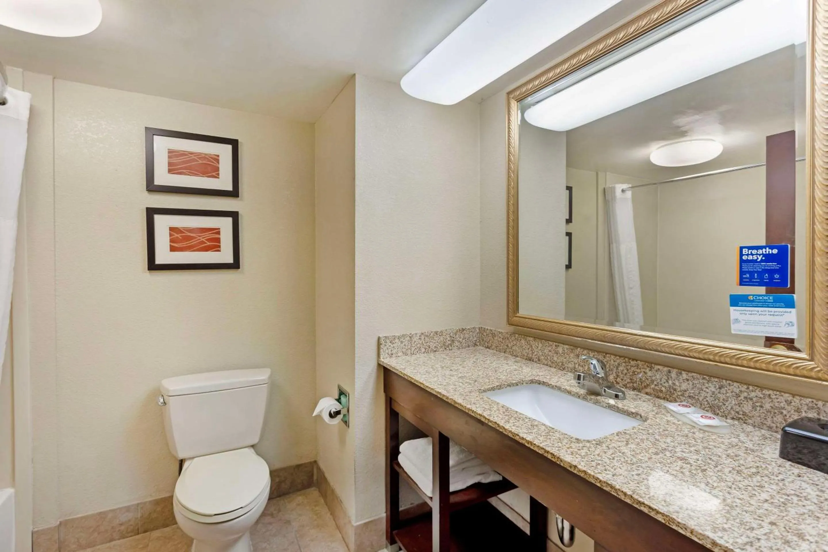 Bedroom in Comfort Inn & Suites Carneys Point