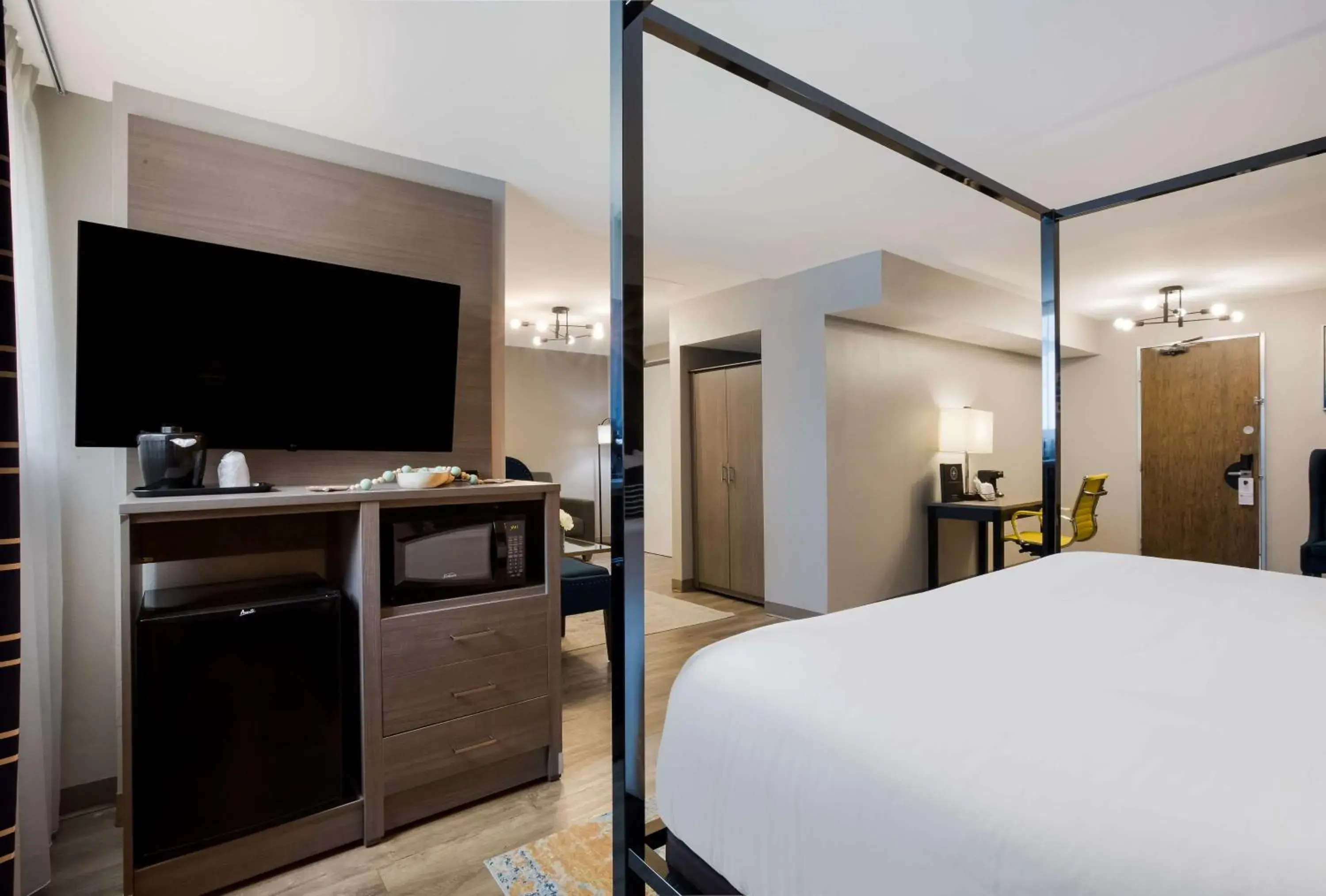 Photo of the whole room, Bed in The Hub Middletown Red Bank- Best Western Signature Collection Photo of the whole room, Bed in The Hub Middletown Red Bank- Best Western Signature Collection