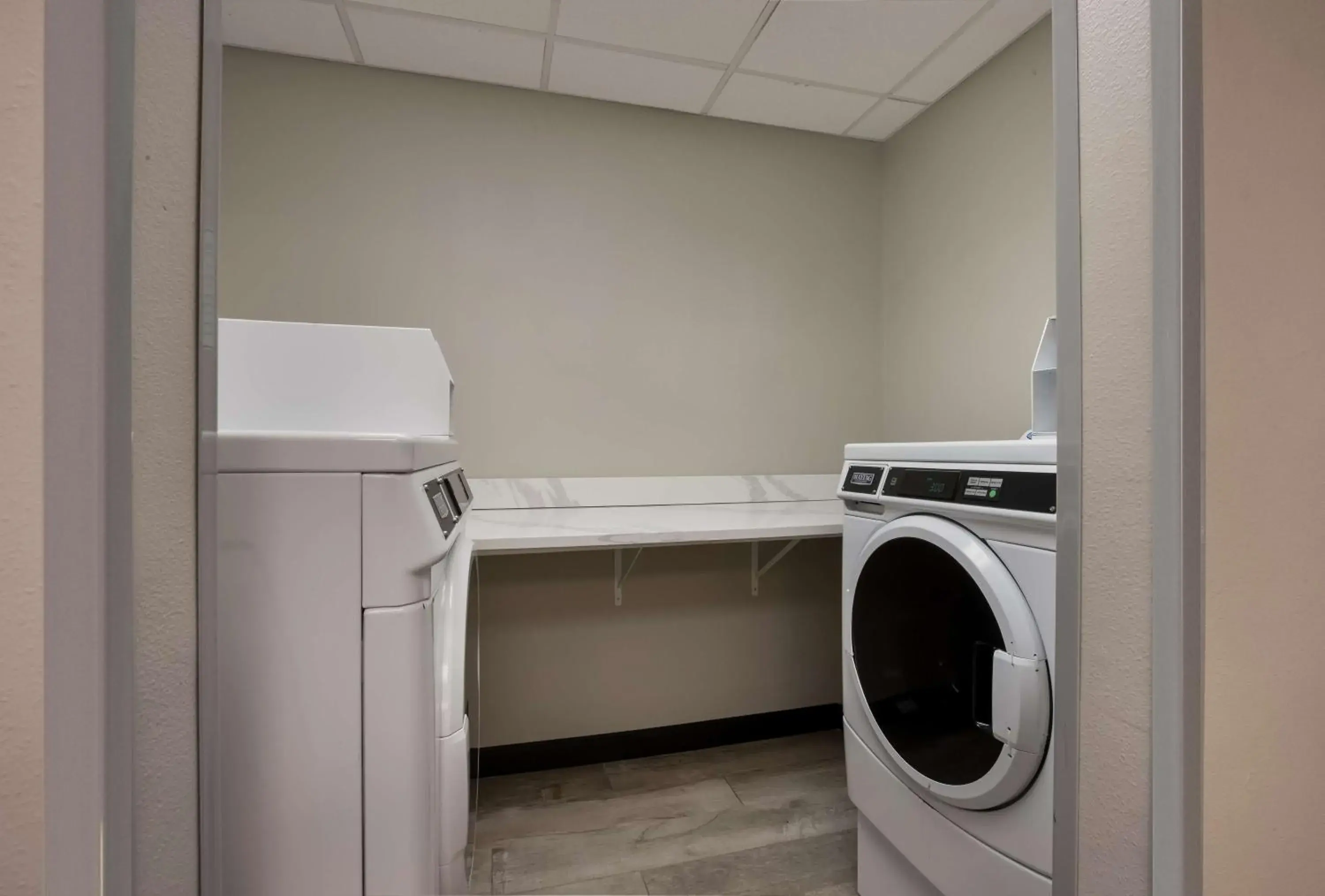 Property building in The Hub Middletown Red Bank- Best Western Signature Collection Property building in The Hub Middletown Red Bank- Best Western Signature Collection
