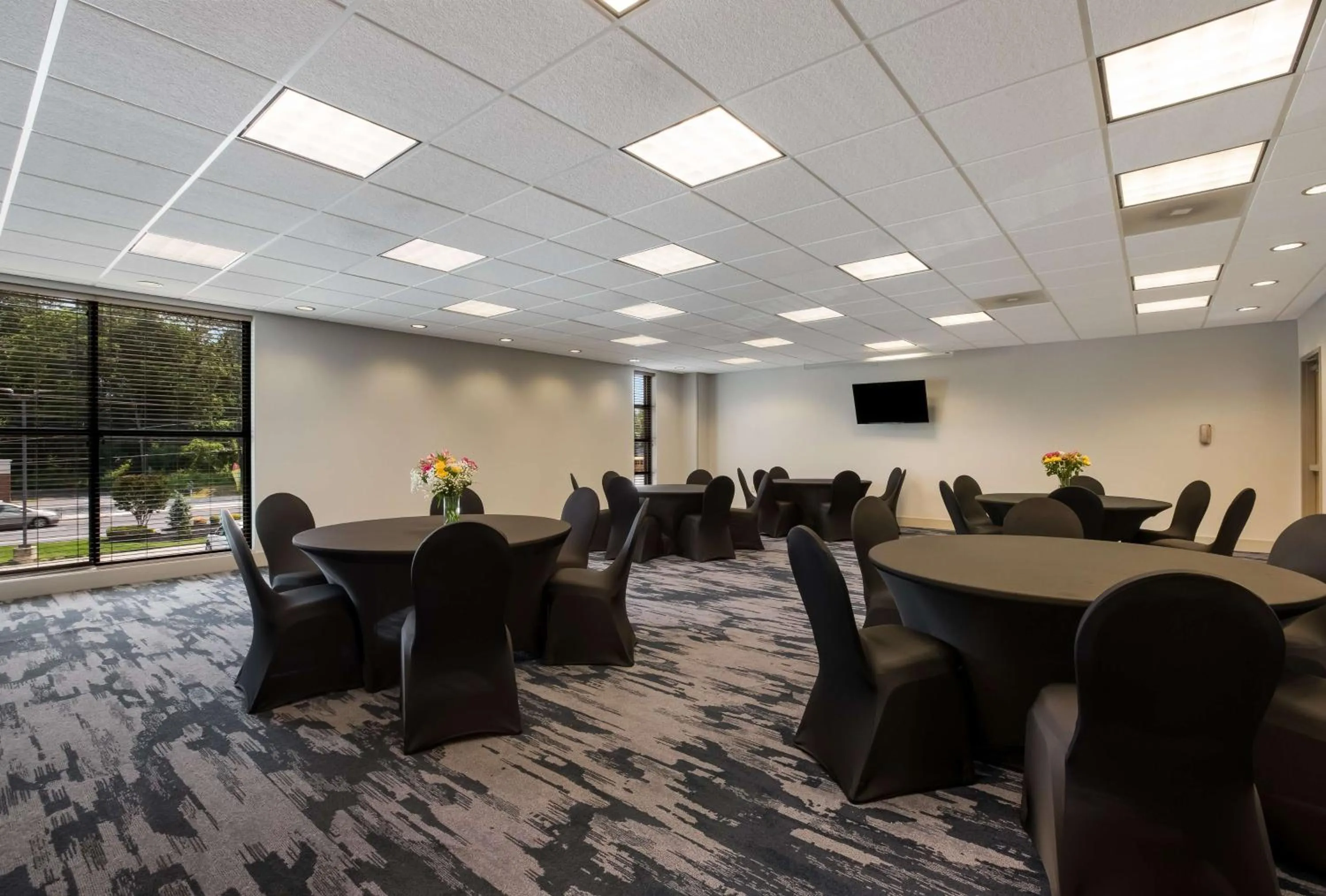 Meeting/conference room in The Hub Middletown Red Bank- Best Western Signature Collection