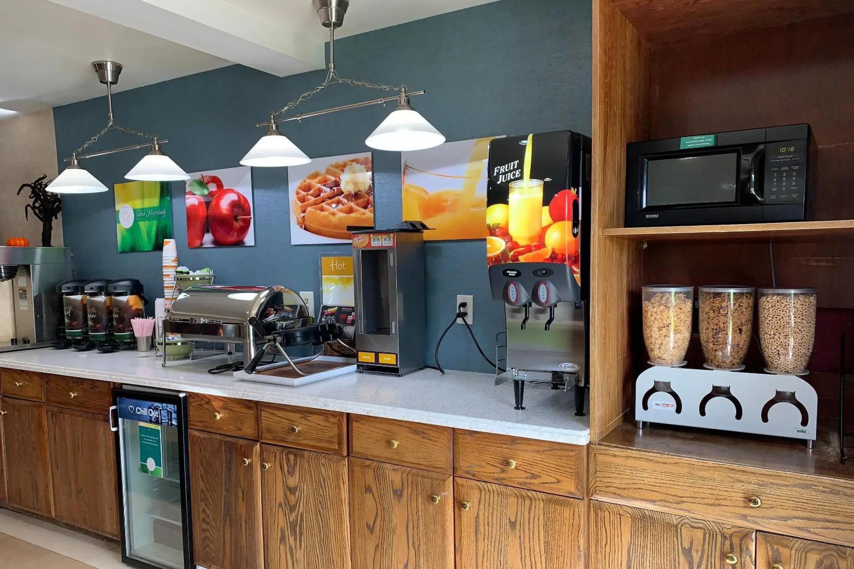 Breakfast in Quality Inn near Toms River Corporate Park Breakfast in Quality Inn near Toms River Corporate Park