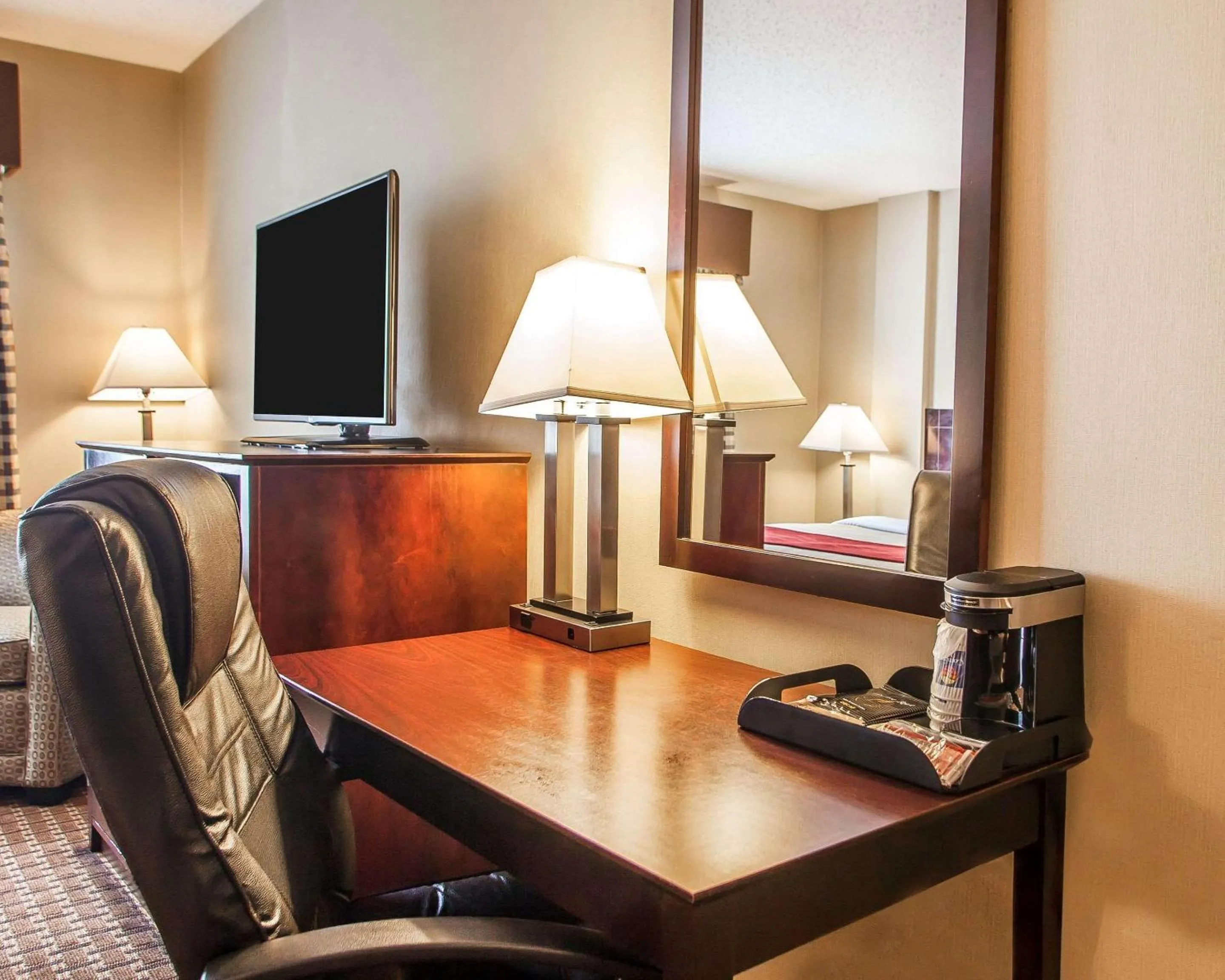 Photo of the whole room in Avon Hotel - Toms River