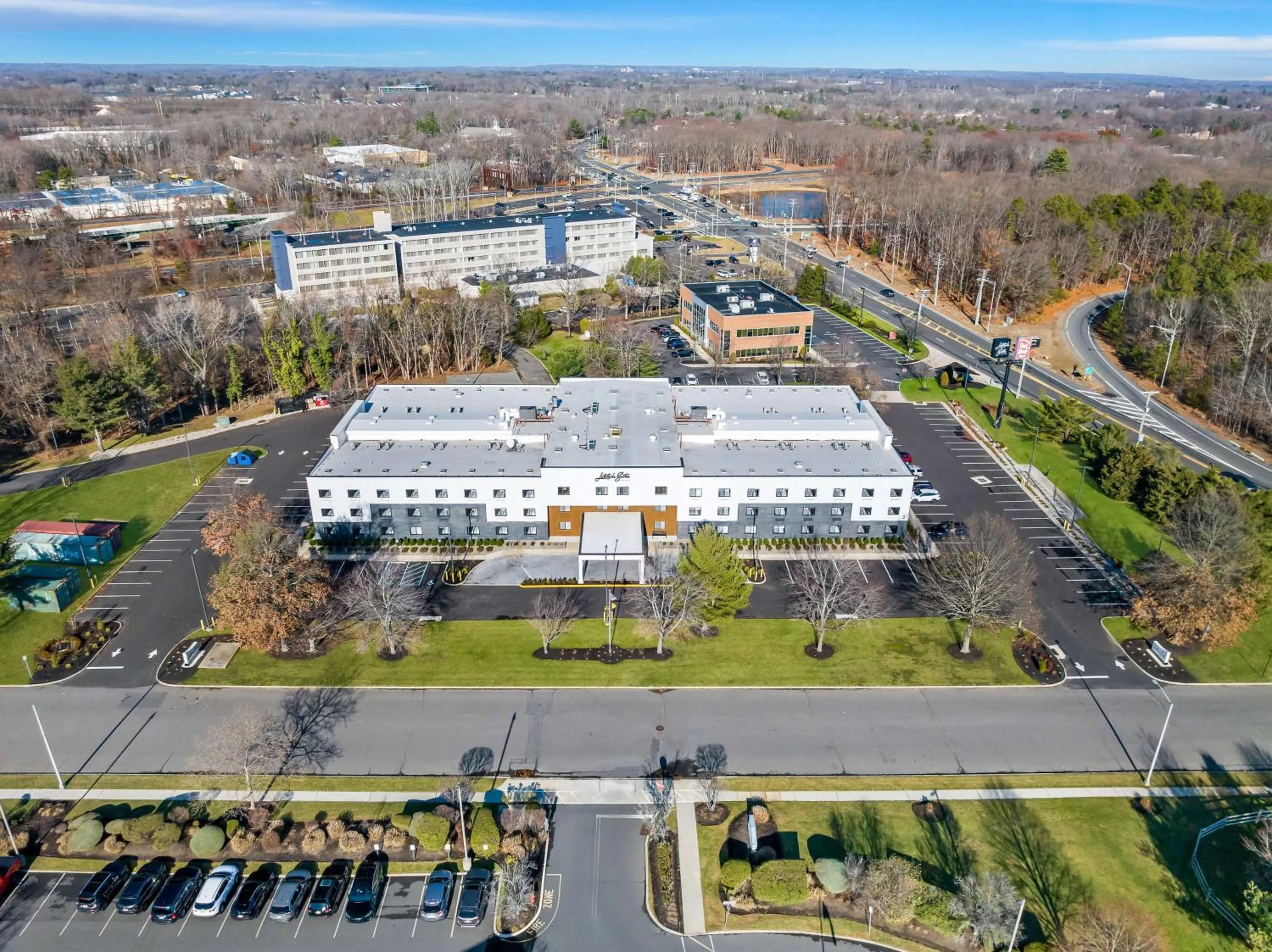 Property building in Latitude Suites Tinton Falls Eatontown - BW Premier Collection