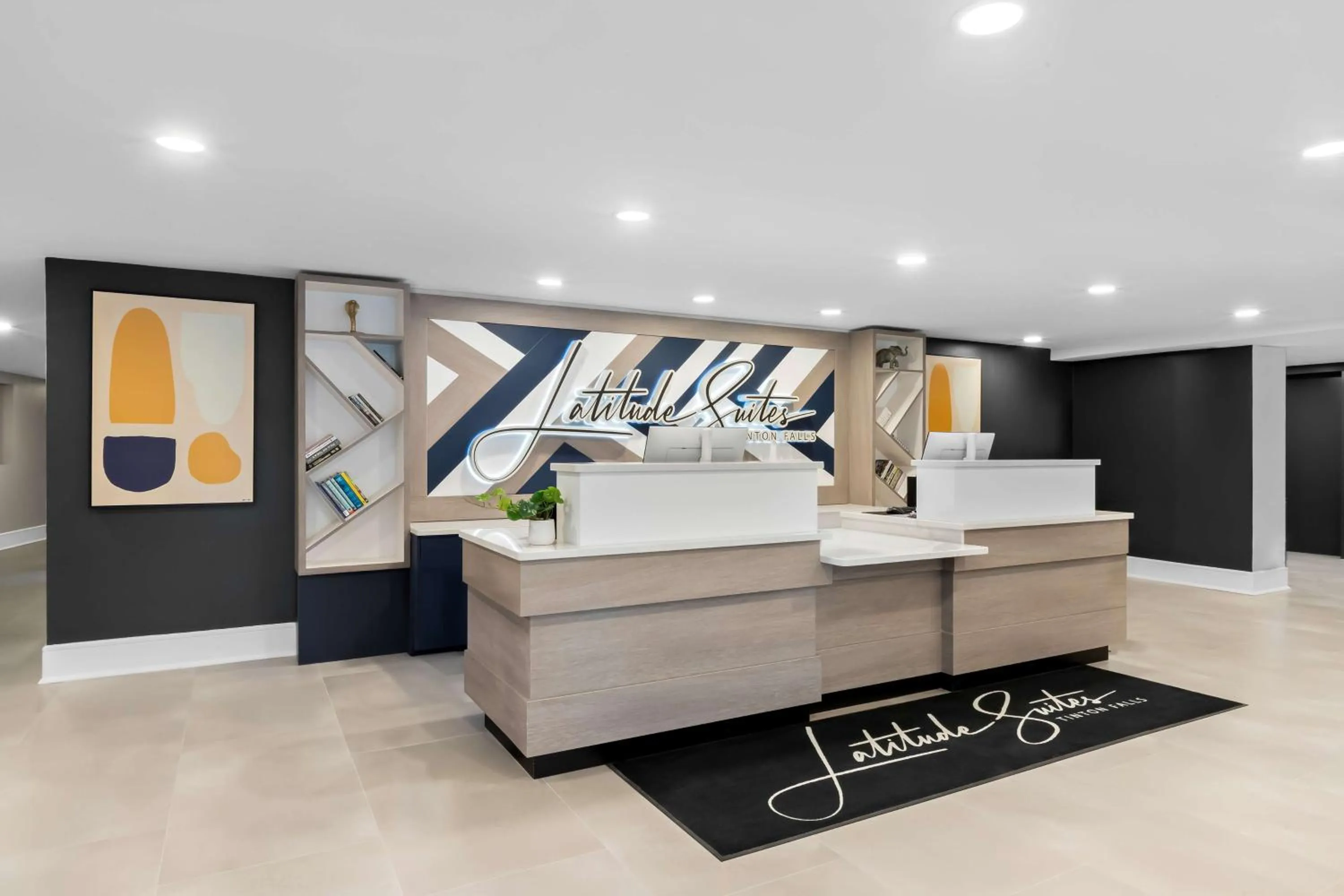 Lobby or reception in Latitude Suites Tinton Falls Eatontown - BW Premier Collection