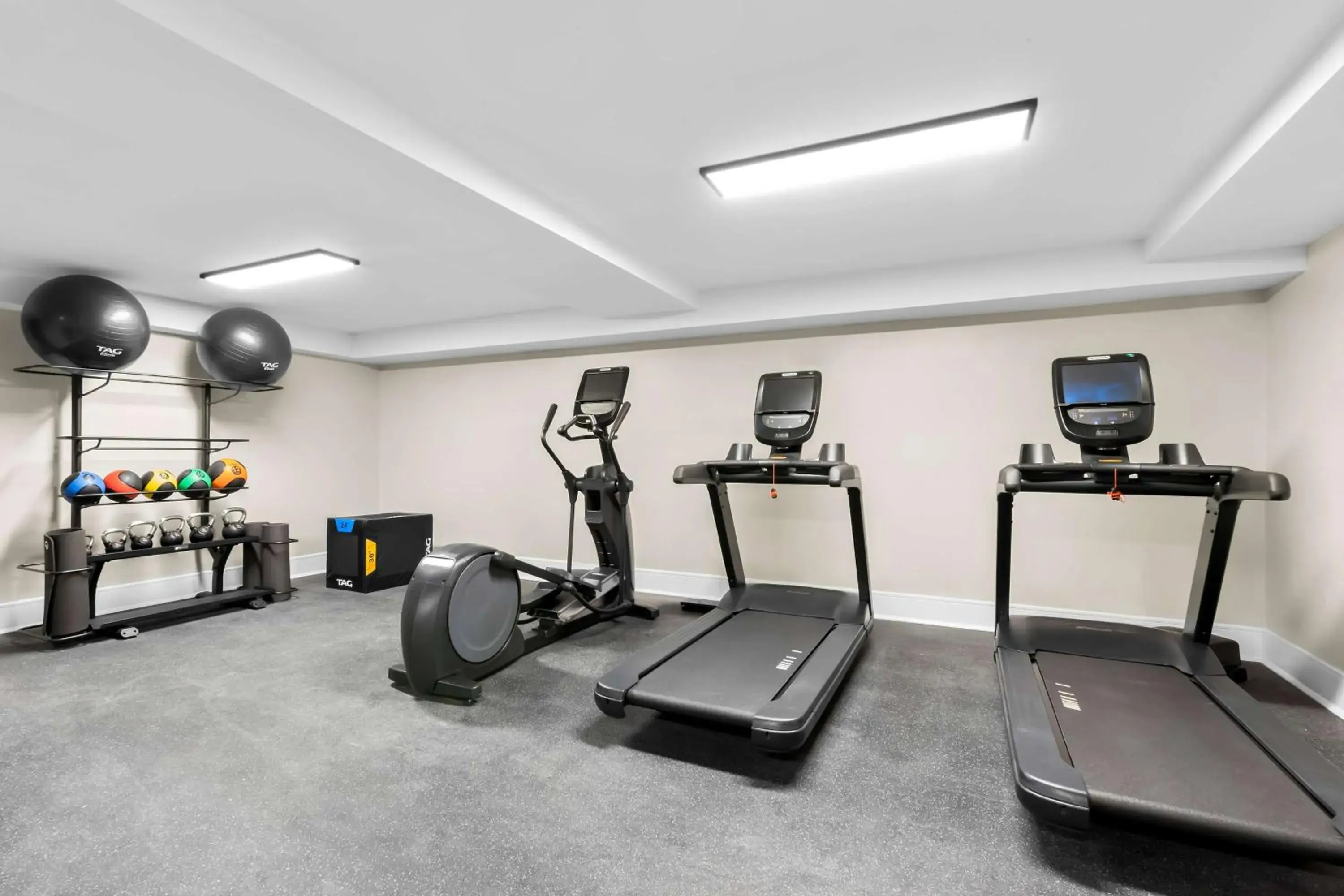 Fitness centre/facilities in Latitude Suites Tinton Falls Eatontown - BW Premier Collection Fitness centre/facilities in Latitude Suites Tinton Falls Eatontown - BW Premier Collection