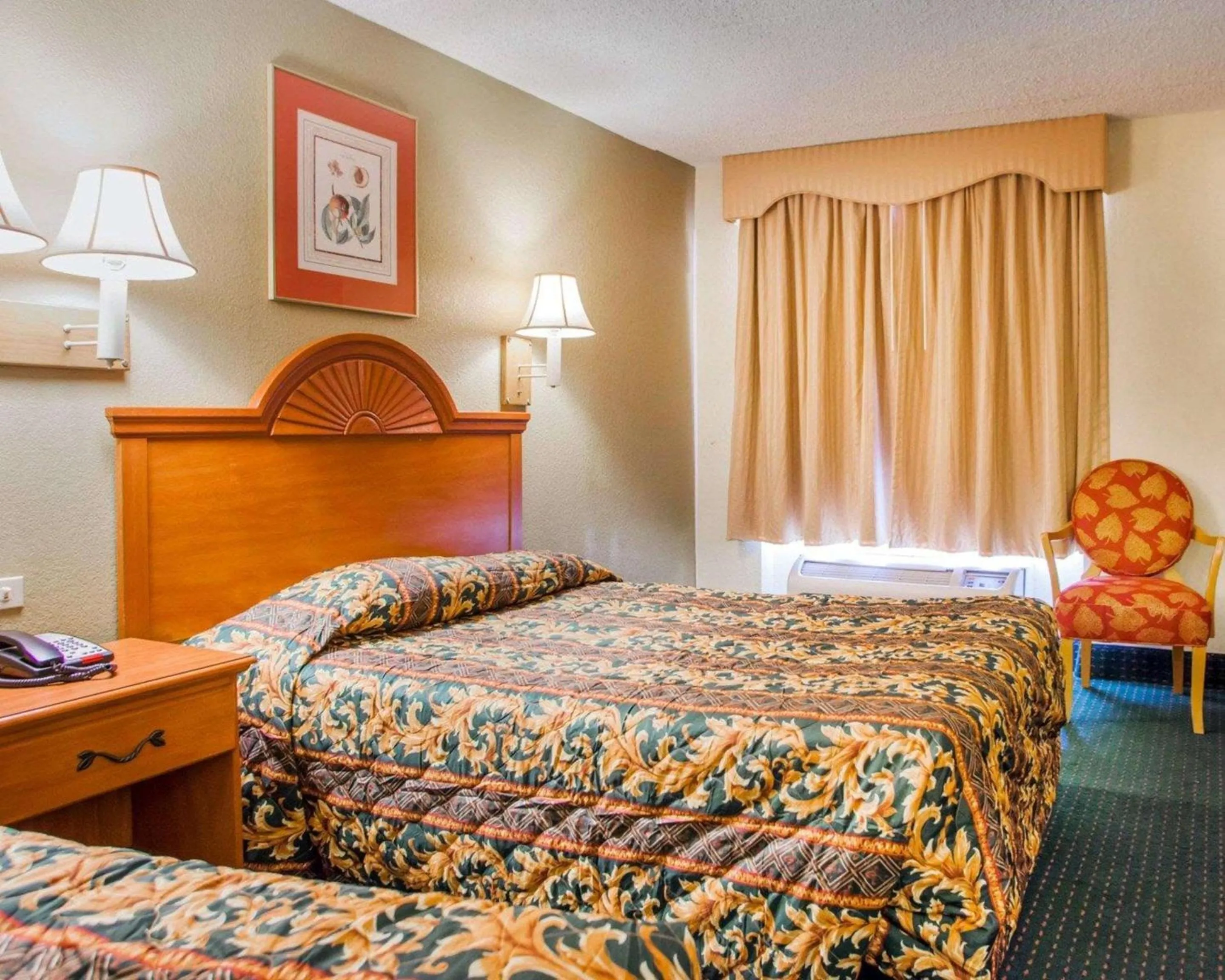 Photo of the whole room, Bed in Rodeway Inn Mount Laurel Hwy 73