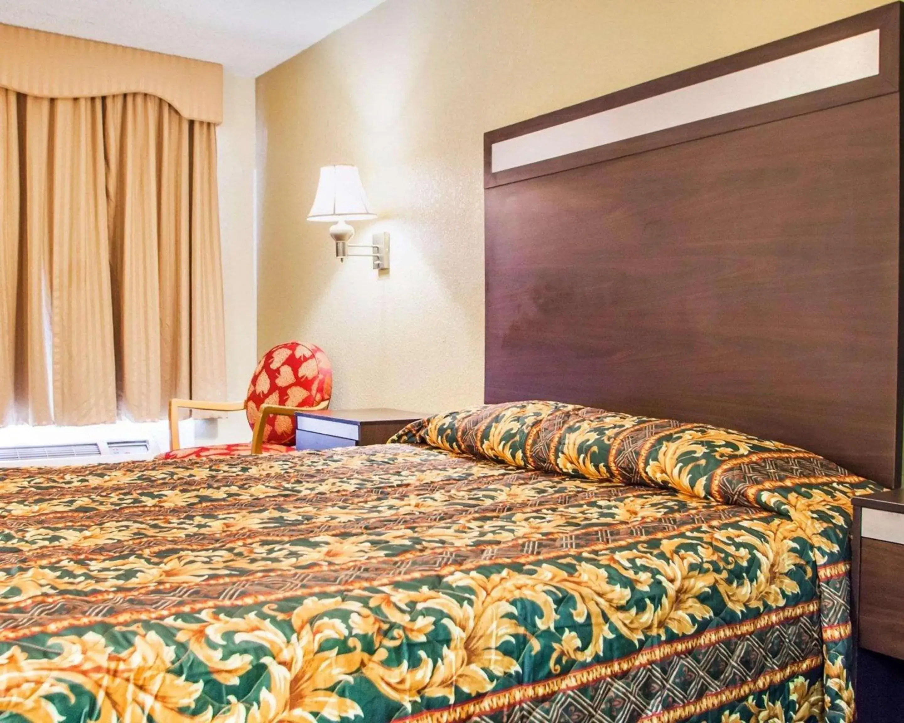 Photo of the whole room, Bed in Rodeway Inn Mount Laurel Hwy 73 Photo of the whole room, Bed in Rodeway Inn Mount Laurel Hwy 73