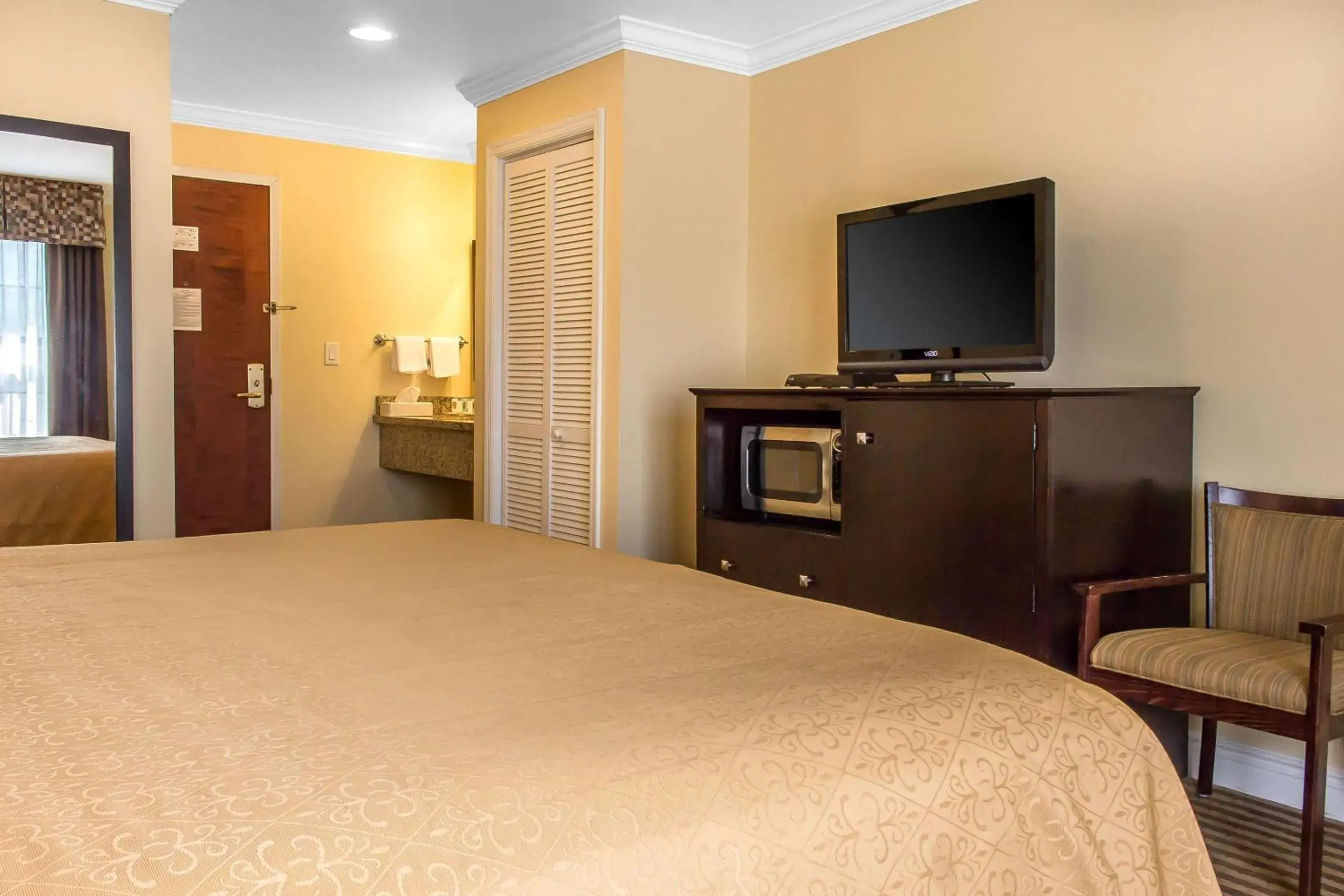 Photo of the whole room, Bed in Quality Inn near Mountain Creek Photo of the whole room, Bed in Quality Inn near Mountain Creek