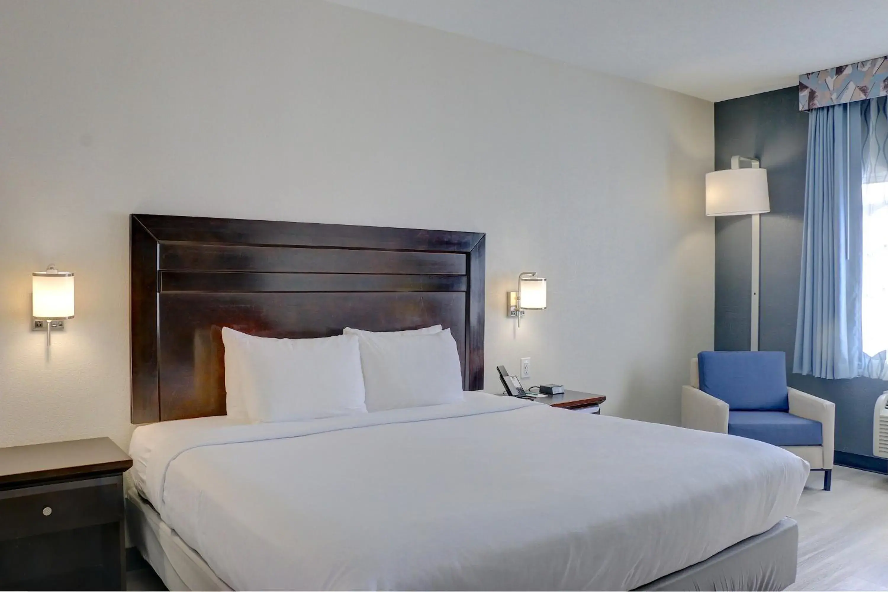 Bed in Quality Inn & Suites Roswell North Bed in Quality Inn & Suites Roswell North