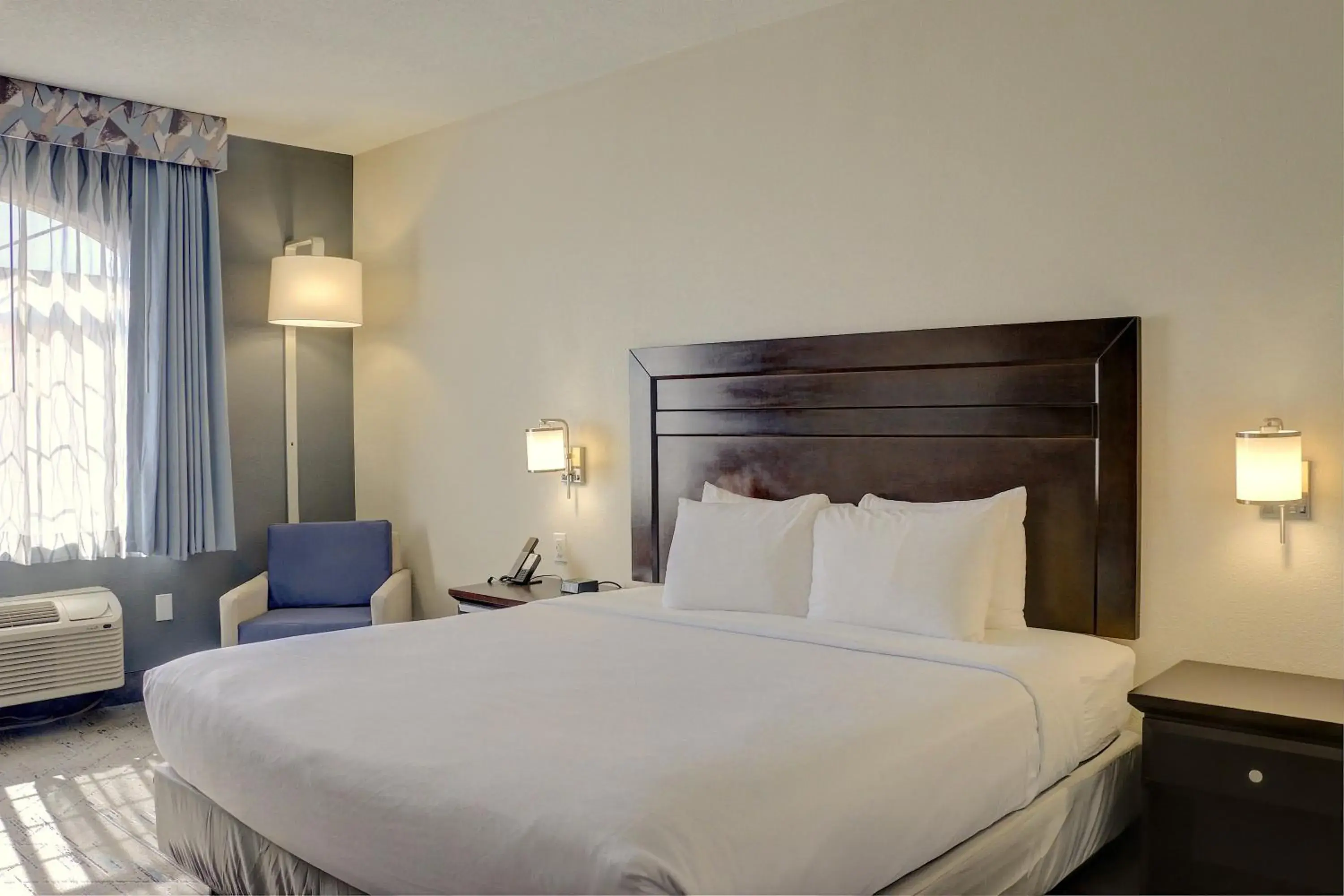 Bed in Quality Inn & Suites Roswell North Bed in Quality Inn & Suites Roswell North