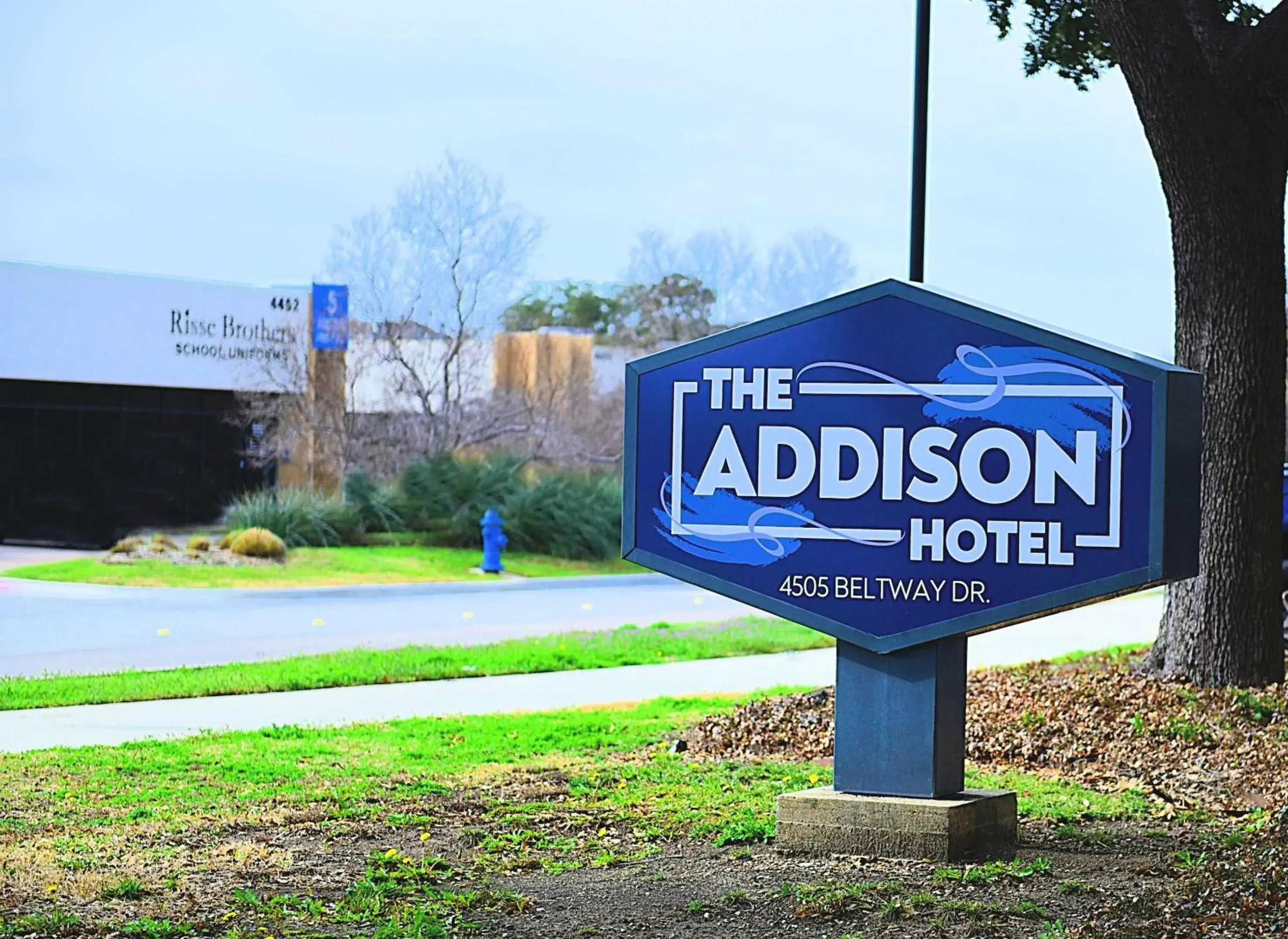 Property building in The Addison Hotel SureStay Collection by Best Western Property building in The Addison Hotel SureStay Collection by Best Western
