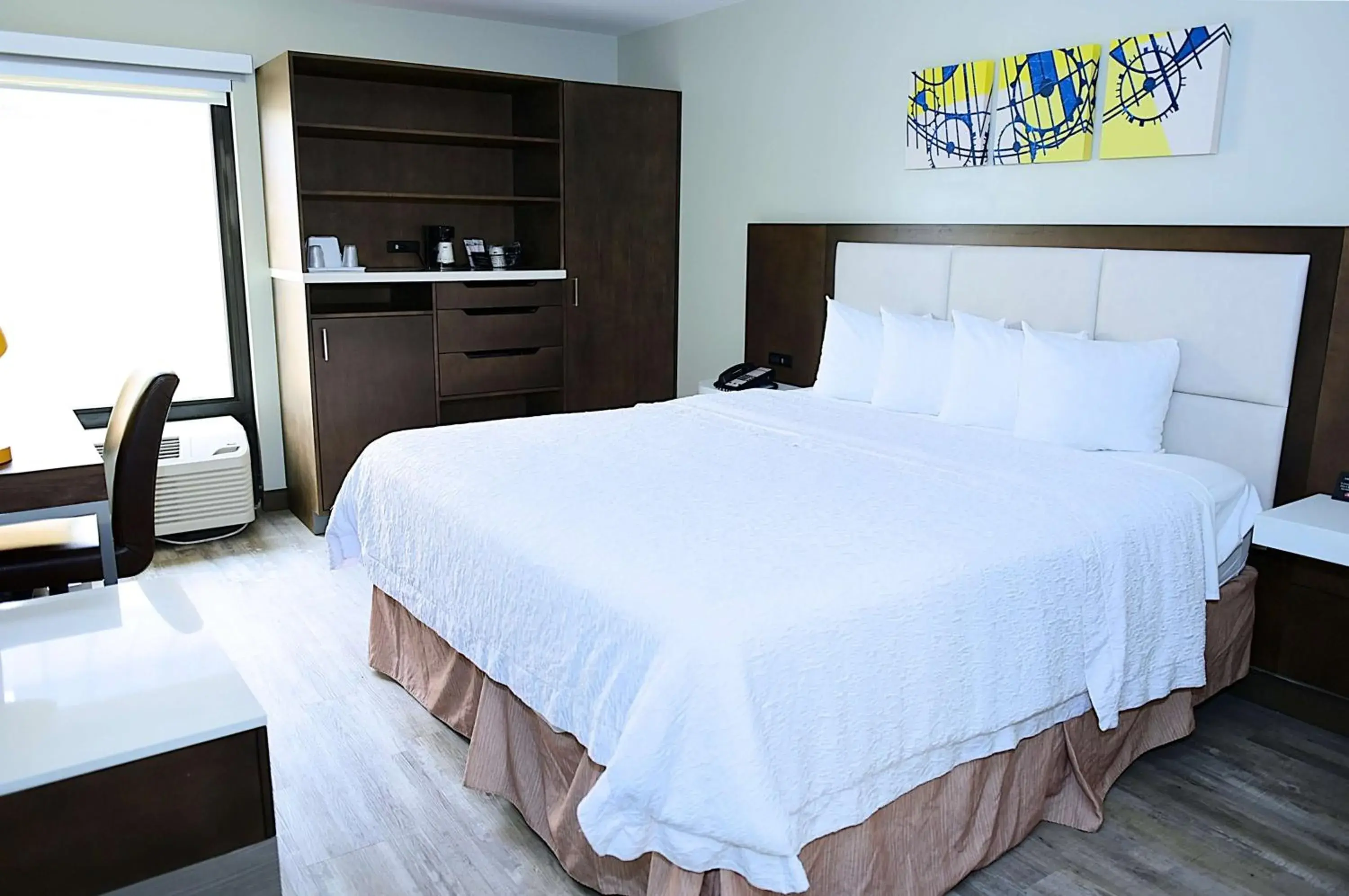 Bedroom, Bed in The Addison Hotel SureStay Collection by Best Western Bedroom, Bed in The Addison Hotel SureStay Collection by Best Western