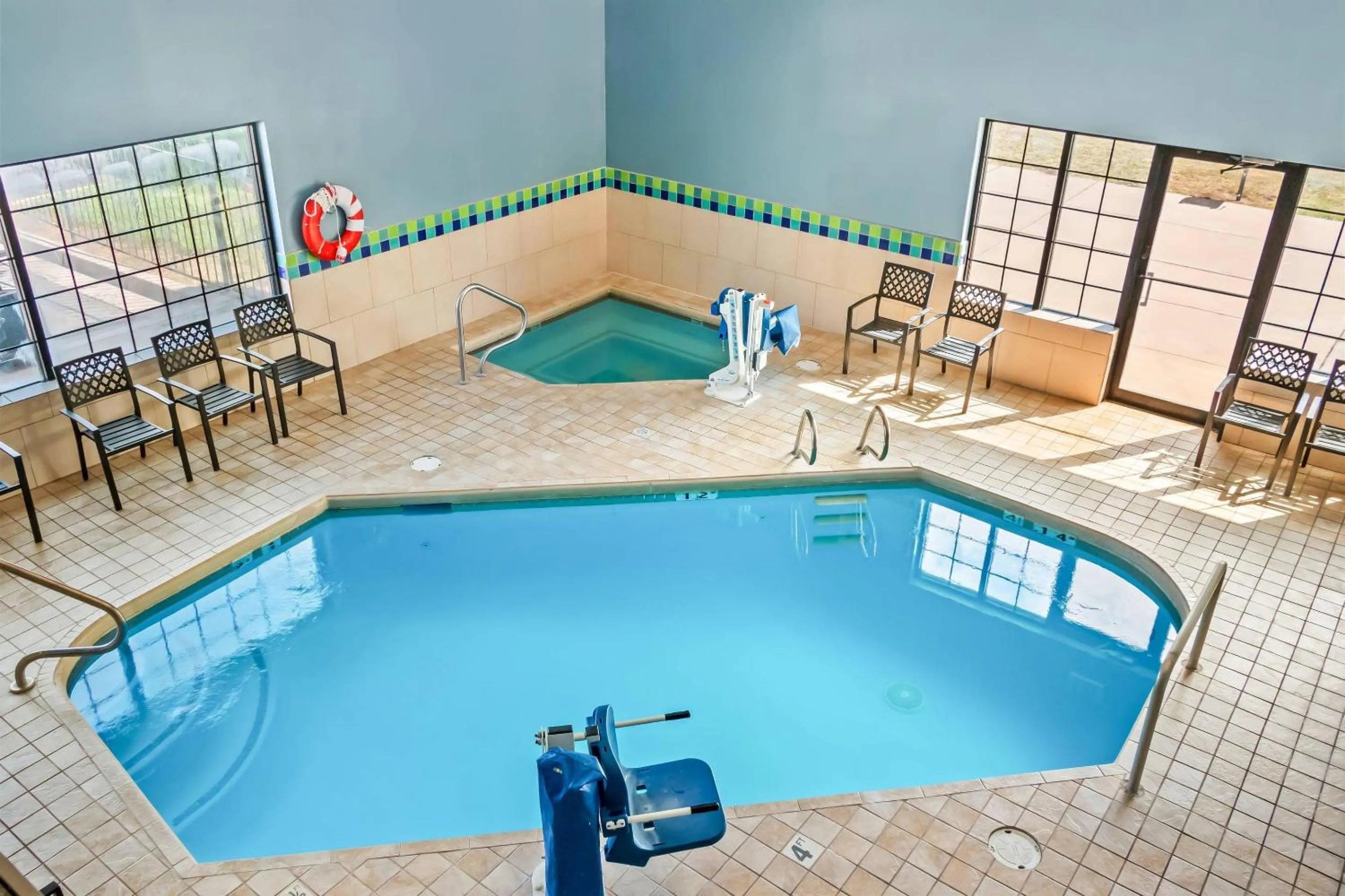 Swimming pool in Comfort Inn Las Vegas New Mexico