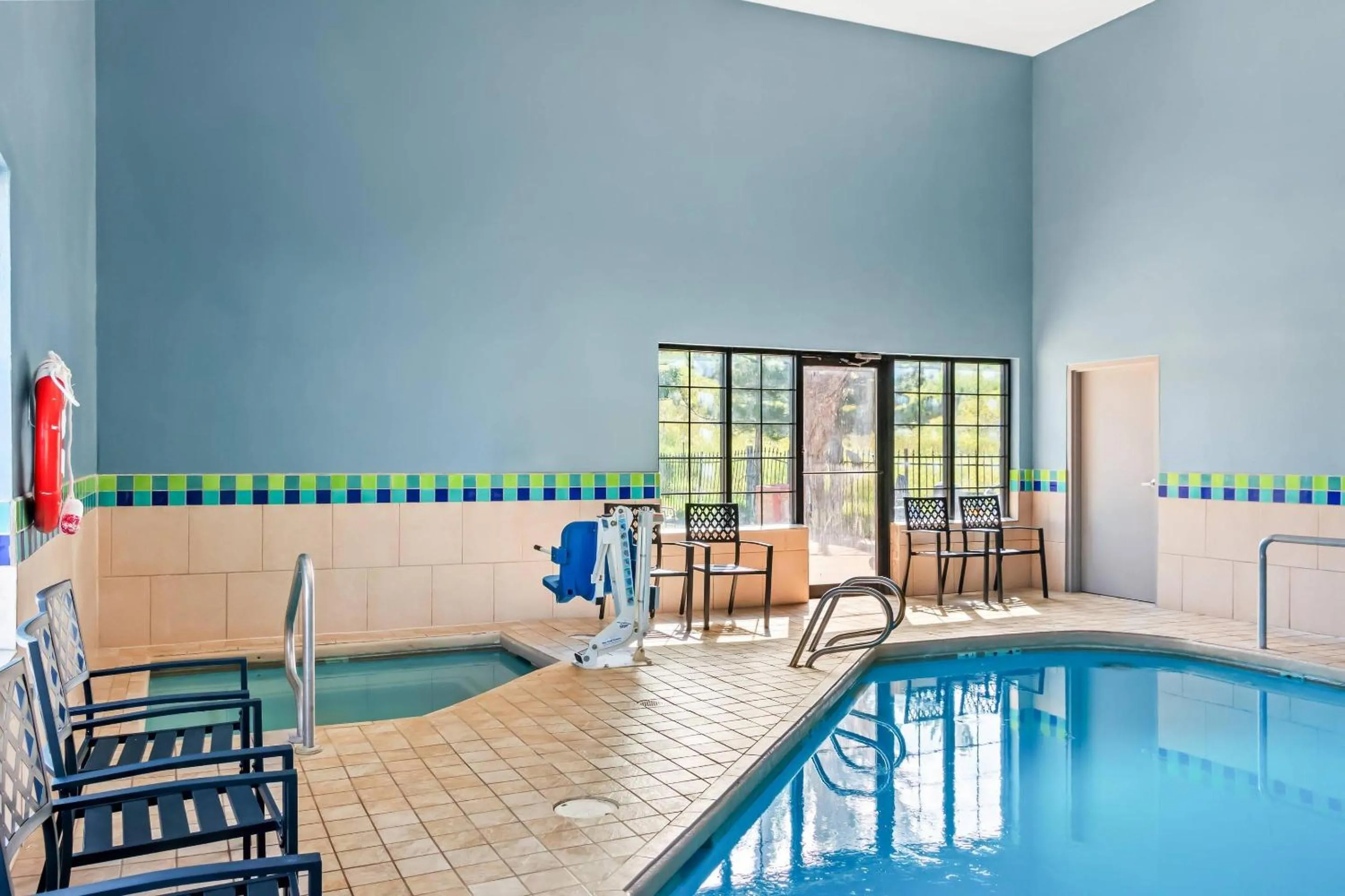 Swimming pool in Comfort Inn Las Vegas New Mexico