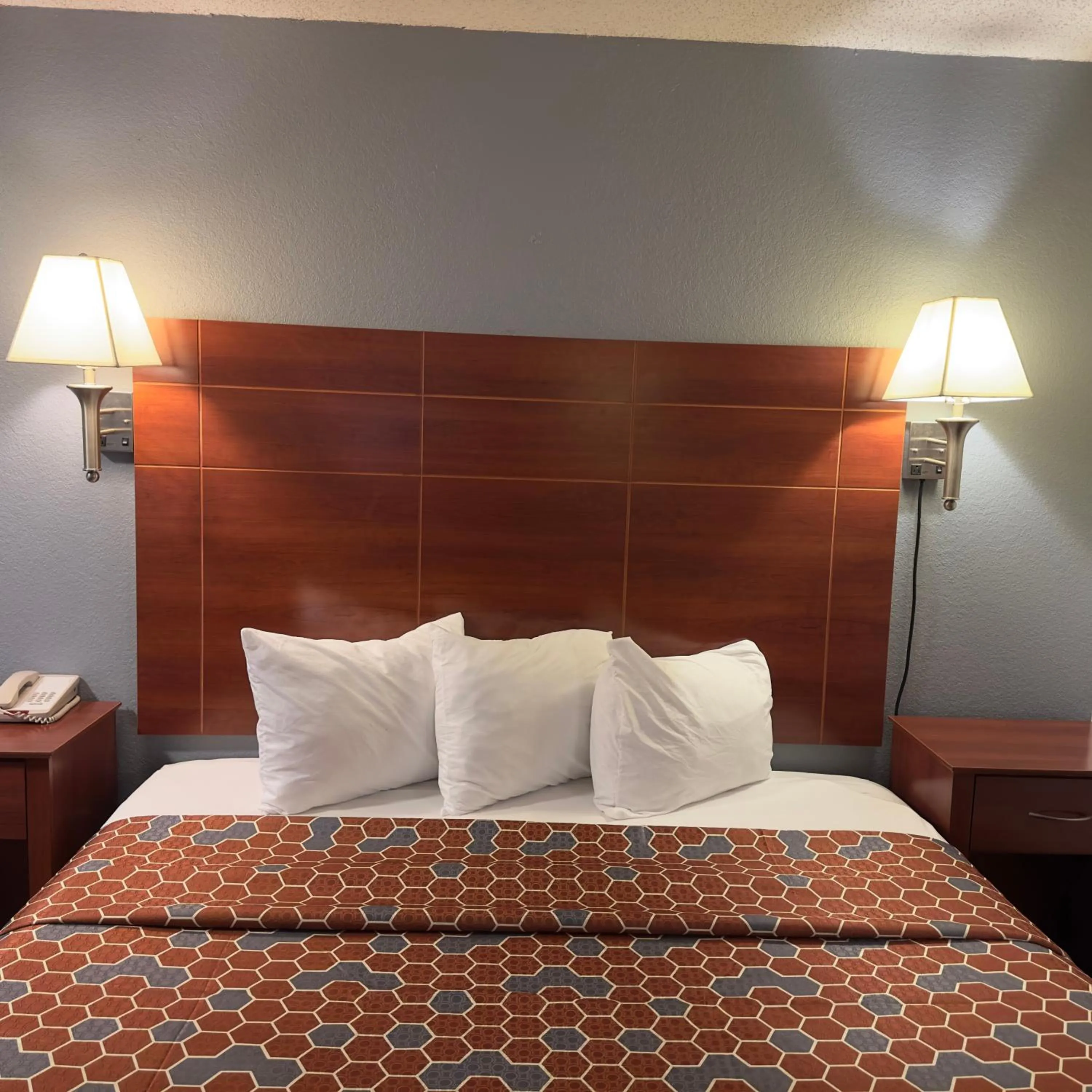 Bed in Econo Lodge Tucumcari Route 66