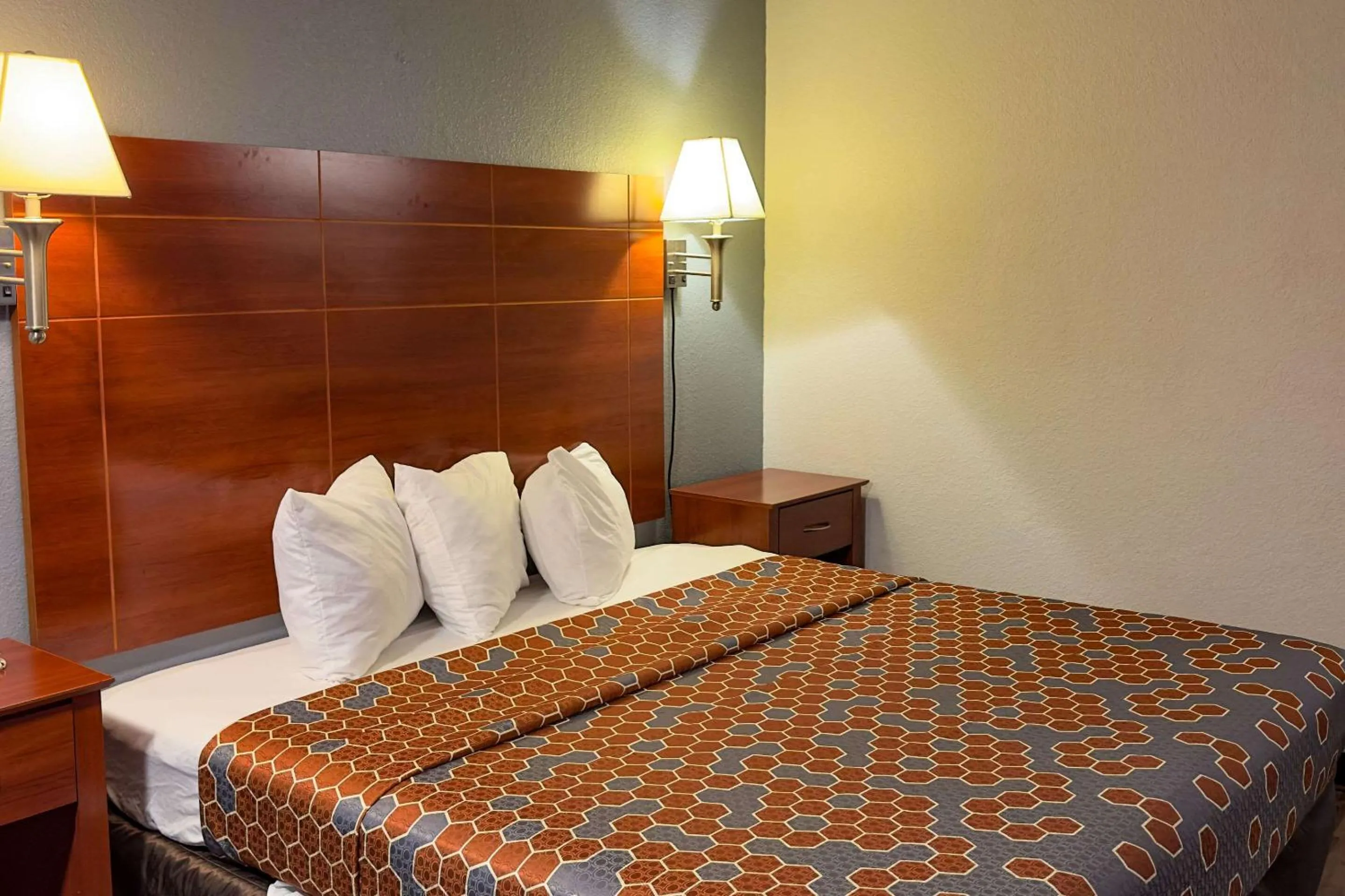 Bedroom, Bed in Econo Lodge Tucumcari Route 66