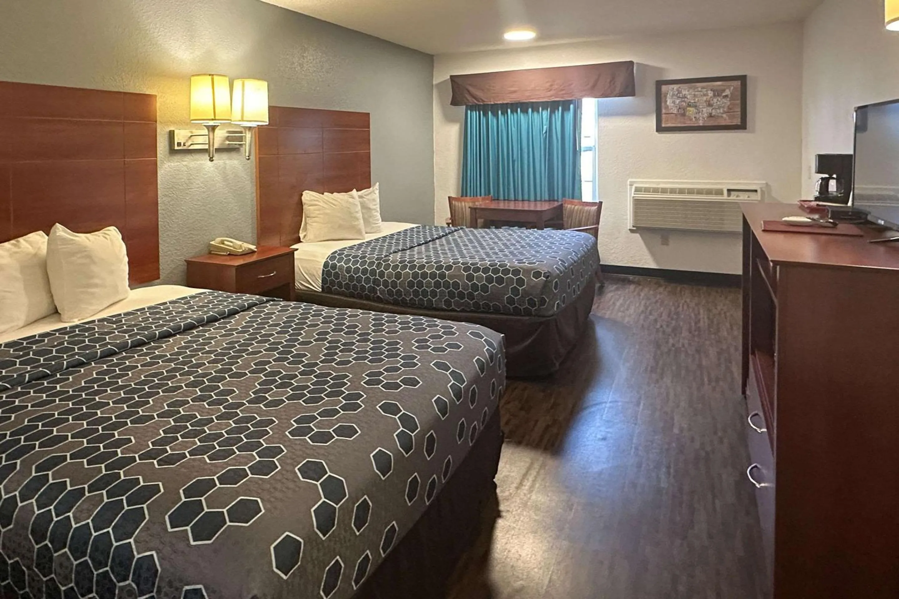 Bedroom, Bed in Econo Lodge Tucumcari Route 66