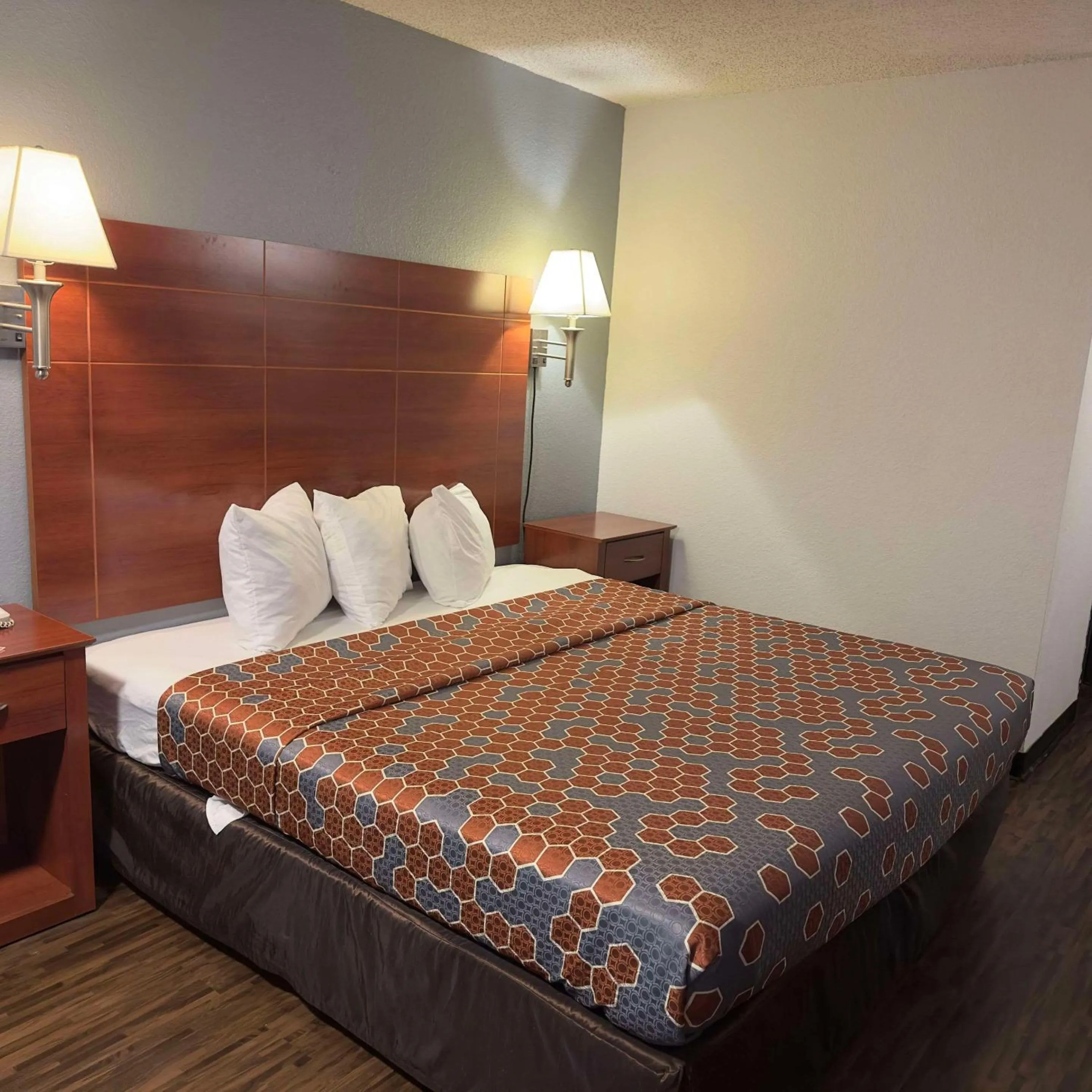 Bedroom, Bed in Econo Lodge Tucumcari Route 66