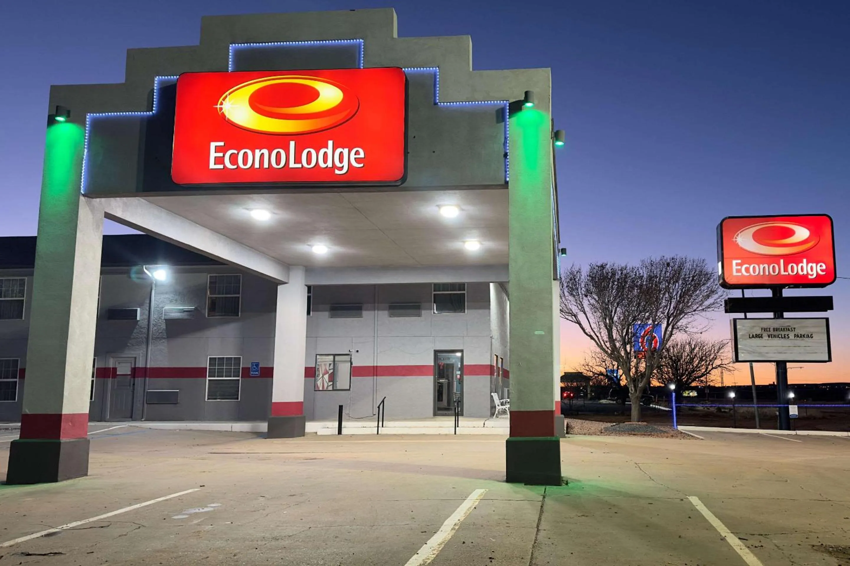 Property building in Econo Lodge Tucumcari Route 66