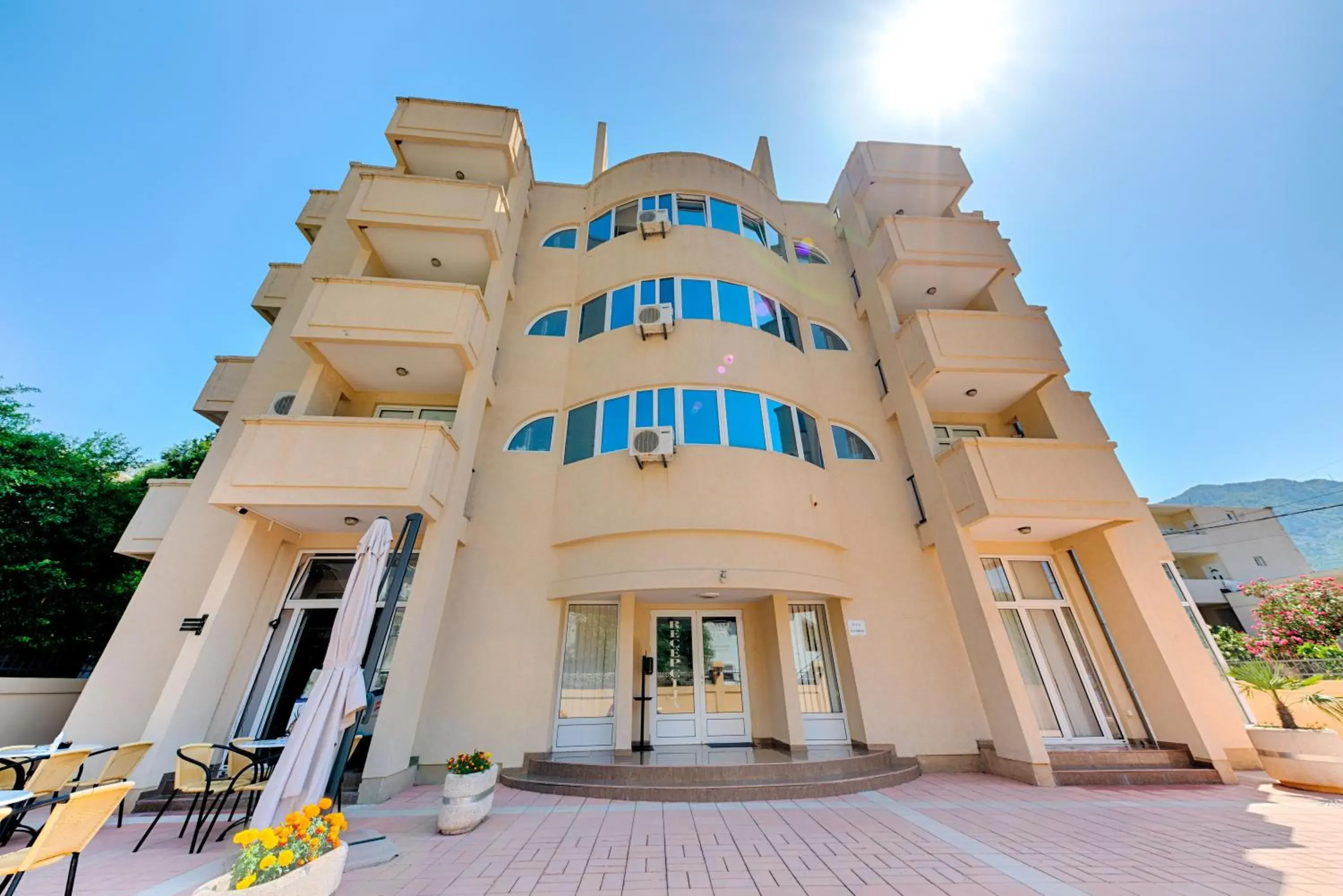 Property building in HOTEL DANA Property building in HOTEL DANA