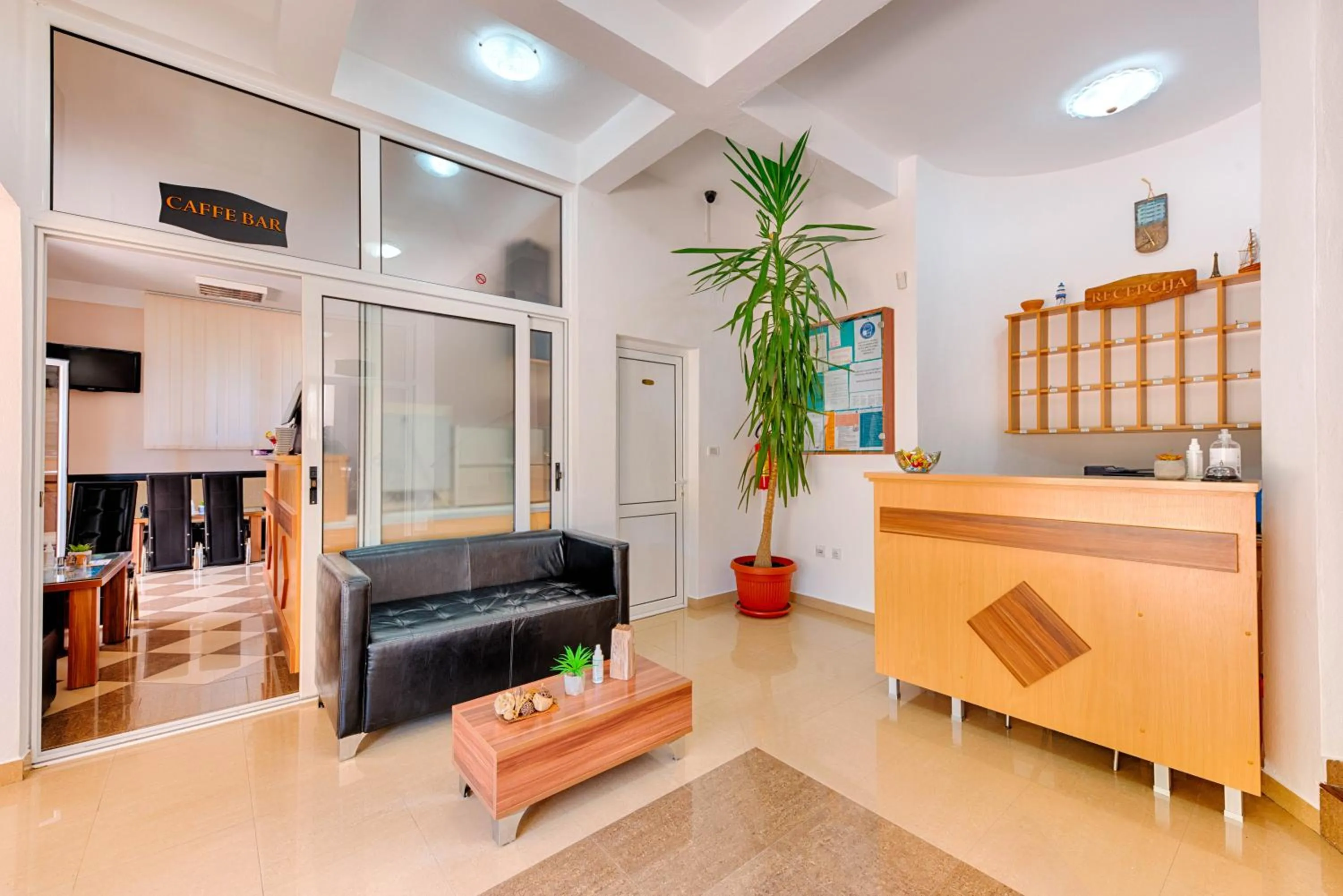 Lobby or reception, Bed in HOTEL DANA