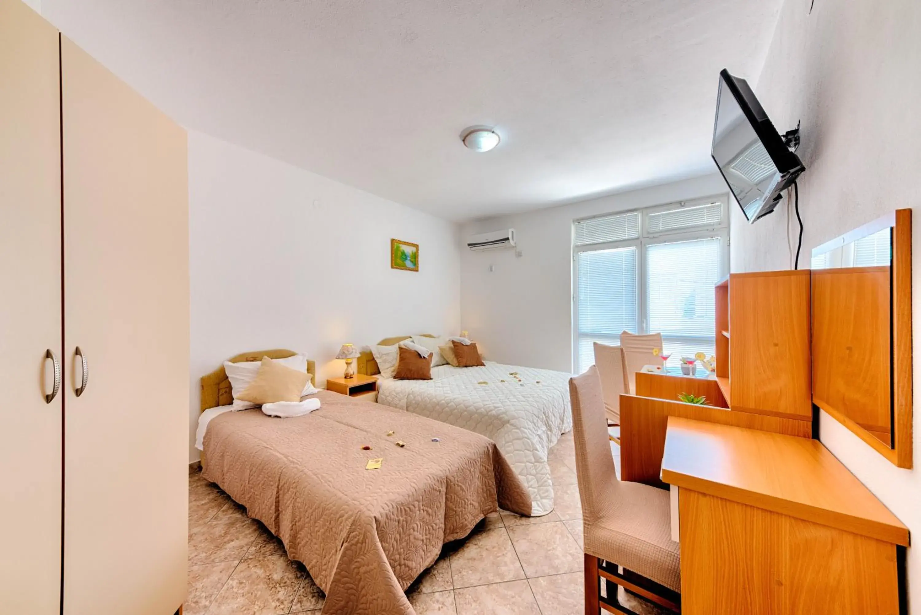 HOTEL DANA HOTEL DANA