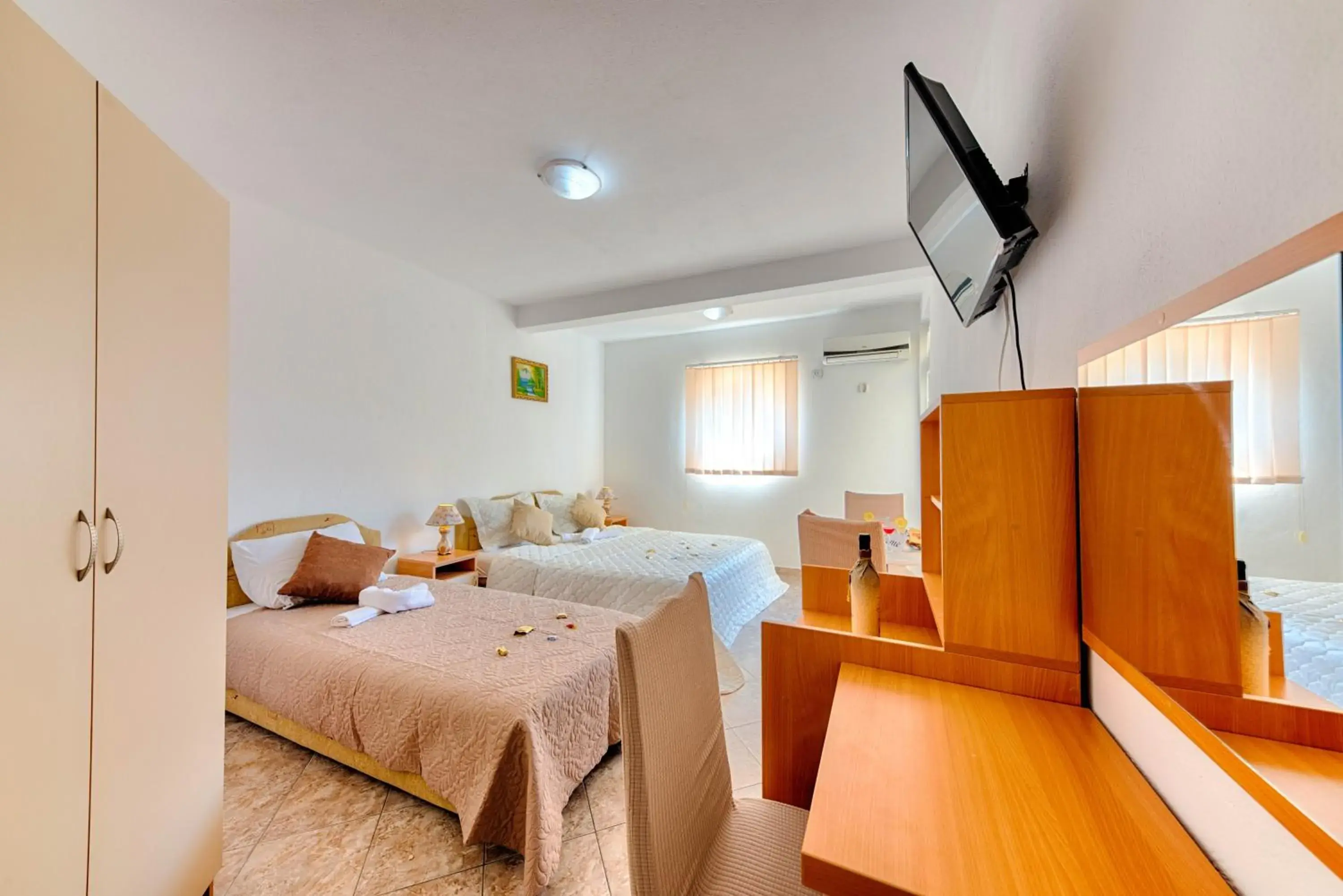 HOTEL DANA HOTEL DANA