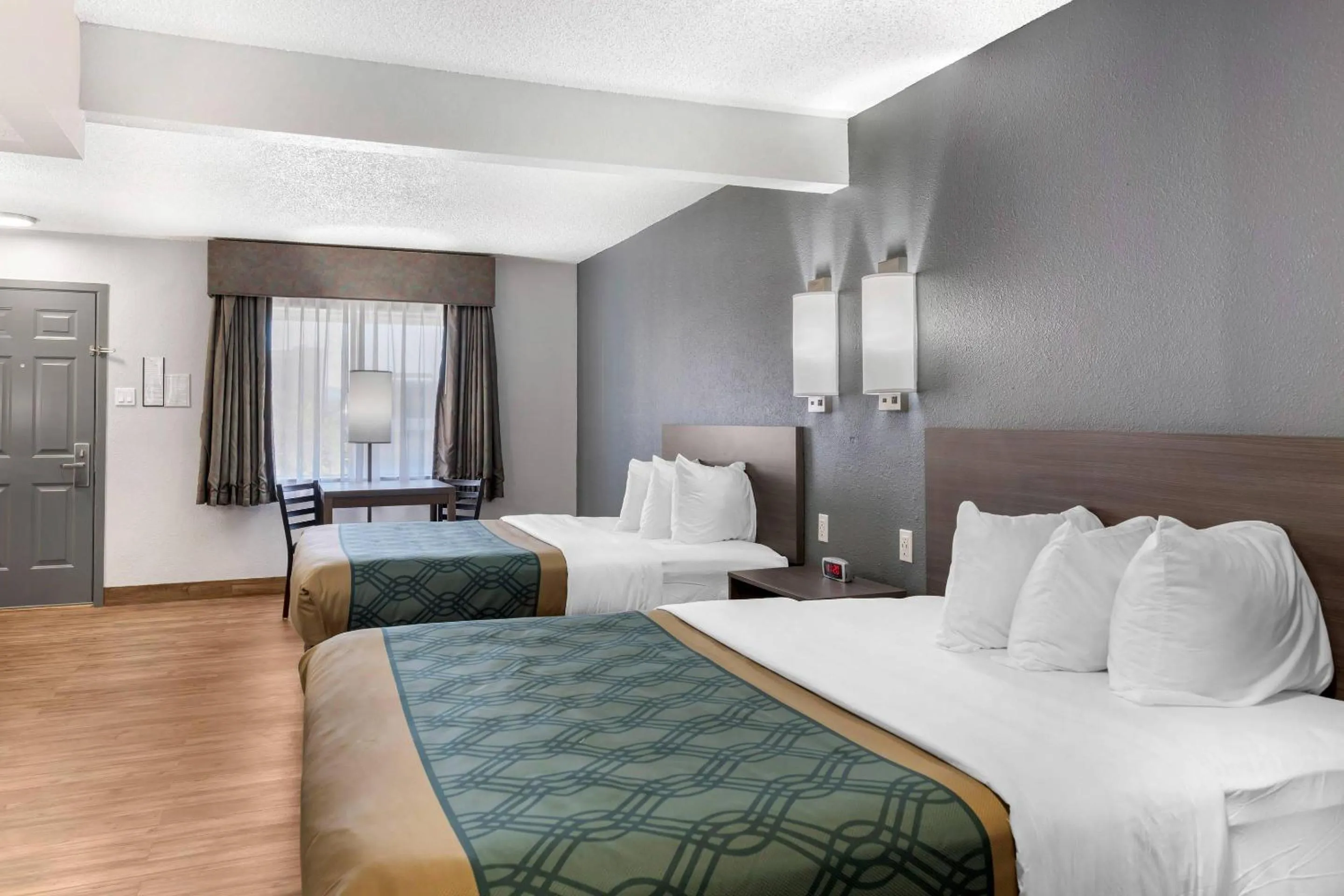 Bedroom, Bed in Econo Lodge Inn & Suites Socorro