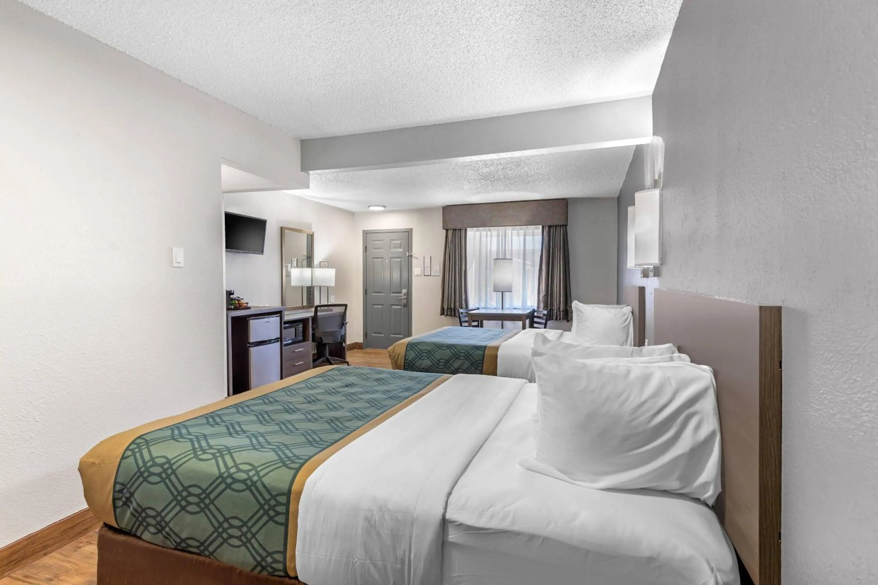 Bedroom, Bed in Econo Lodge Inn & Suites Socorro