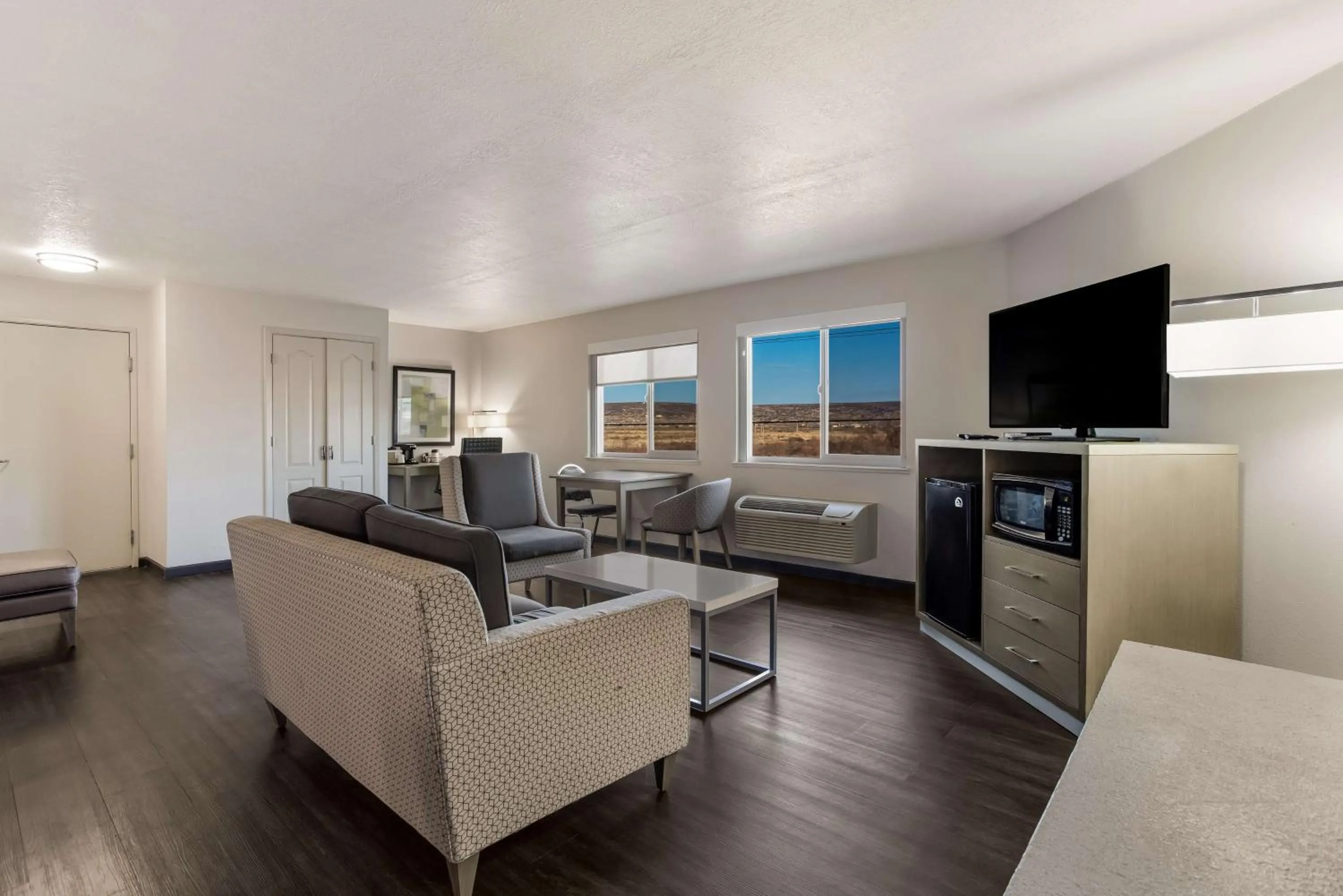 Photo of the whole room in Best Western Grants Inn