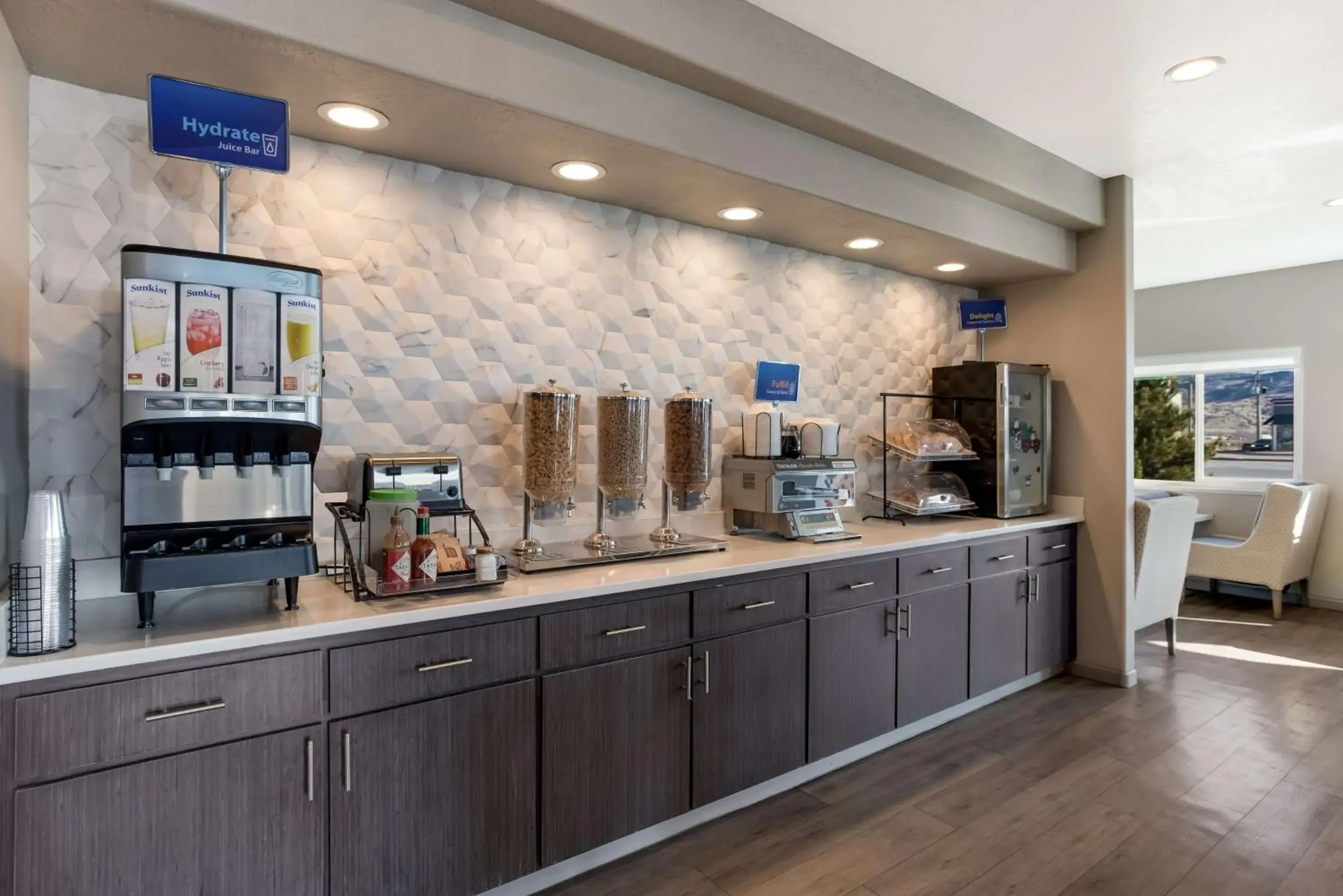 Breakfast in Best Western Grants Inn Breakfast in Best Western Grants Inn