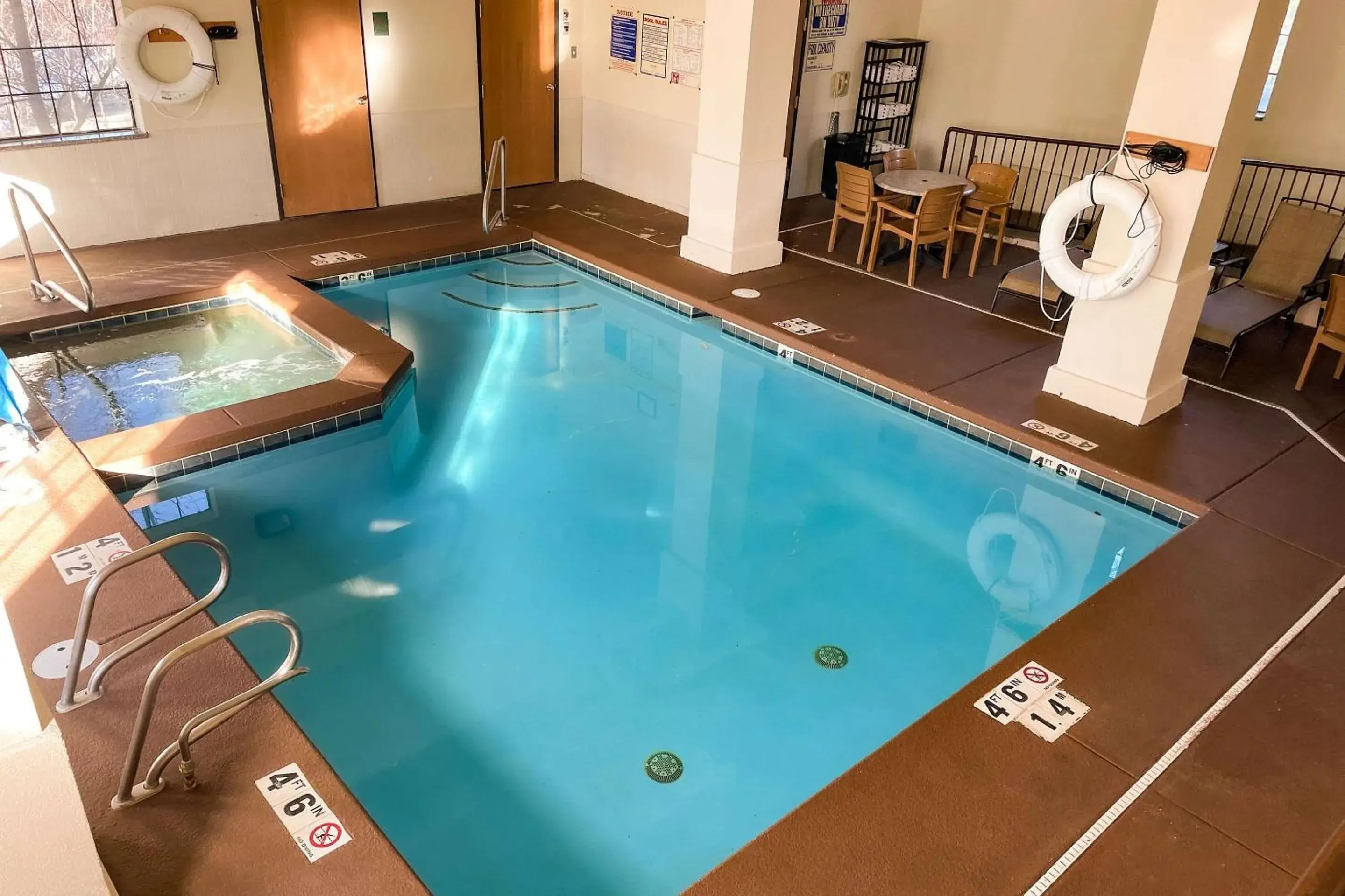 Swimming pool in Comfort Inn & Suites Midtown Swimming pool in Comfort Inn & Suites Midtown